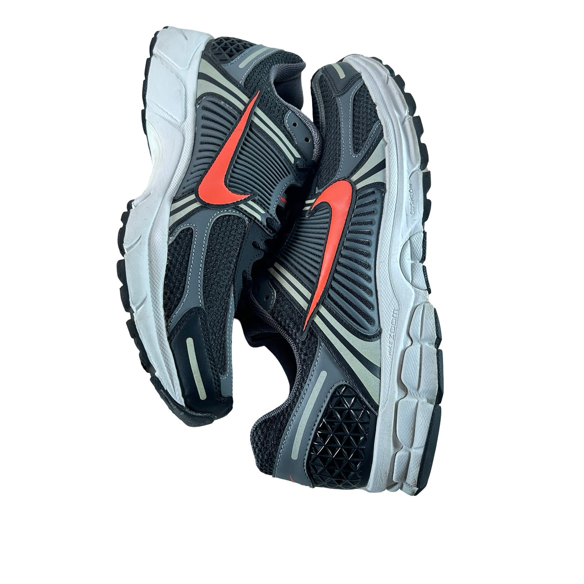 FB9149 001 Nike Zoom Vomero 5 Black Picante Red [USED] - 11.5 M (Used)
