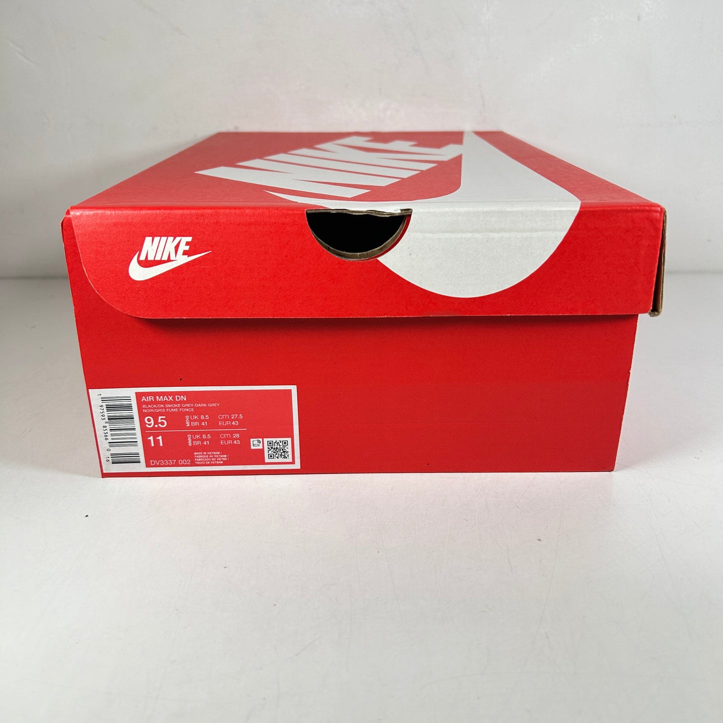 DV3337 002 Nike Air Max Dn Black Dark Smoke Grey [USED] - 9.5 M (Used)