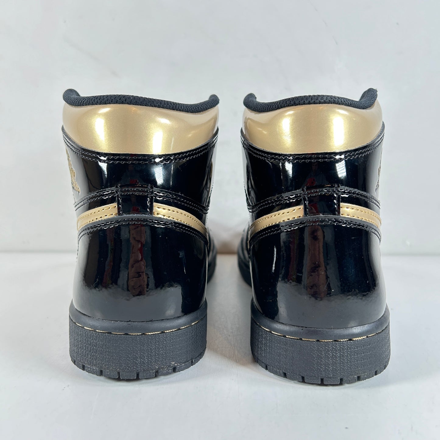 555088 032 Jordan 1 Black/Gold [USED] - 9 M (Used) (No Box)