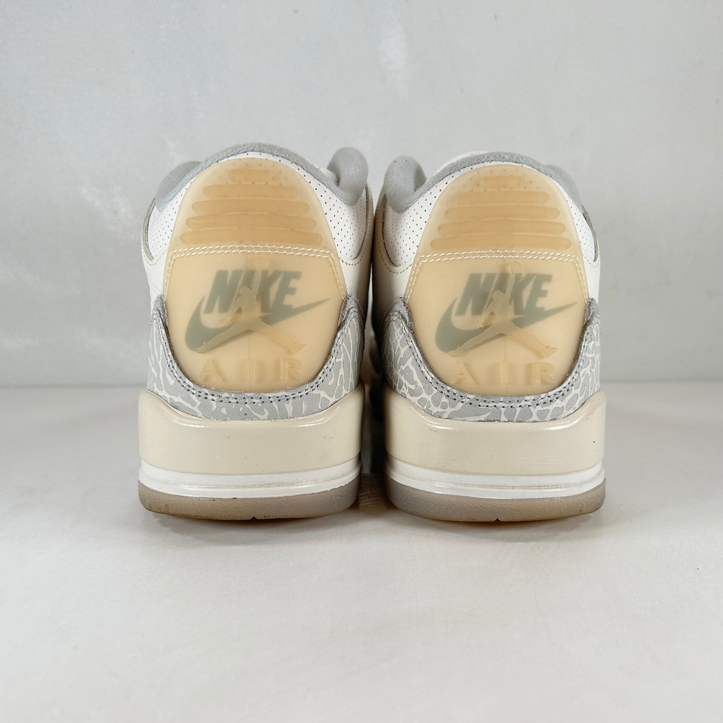 FJ9479 100 Jordan 3 Retro Craft Ivory [USED] - 9 M (Used)