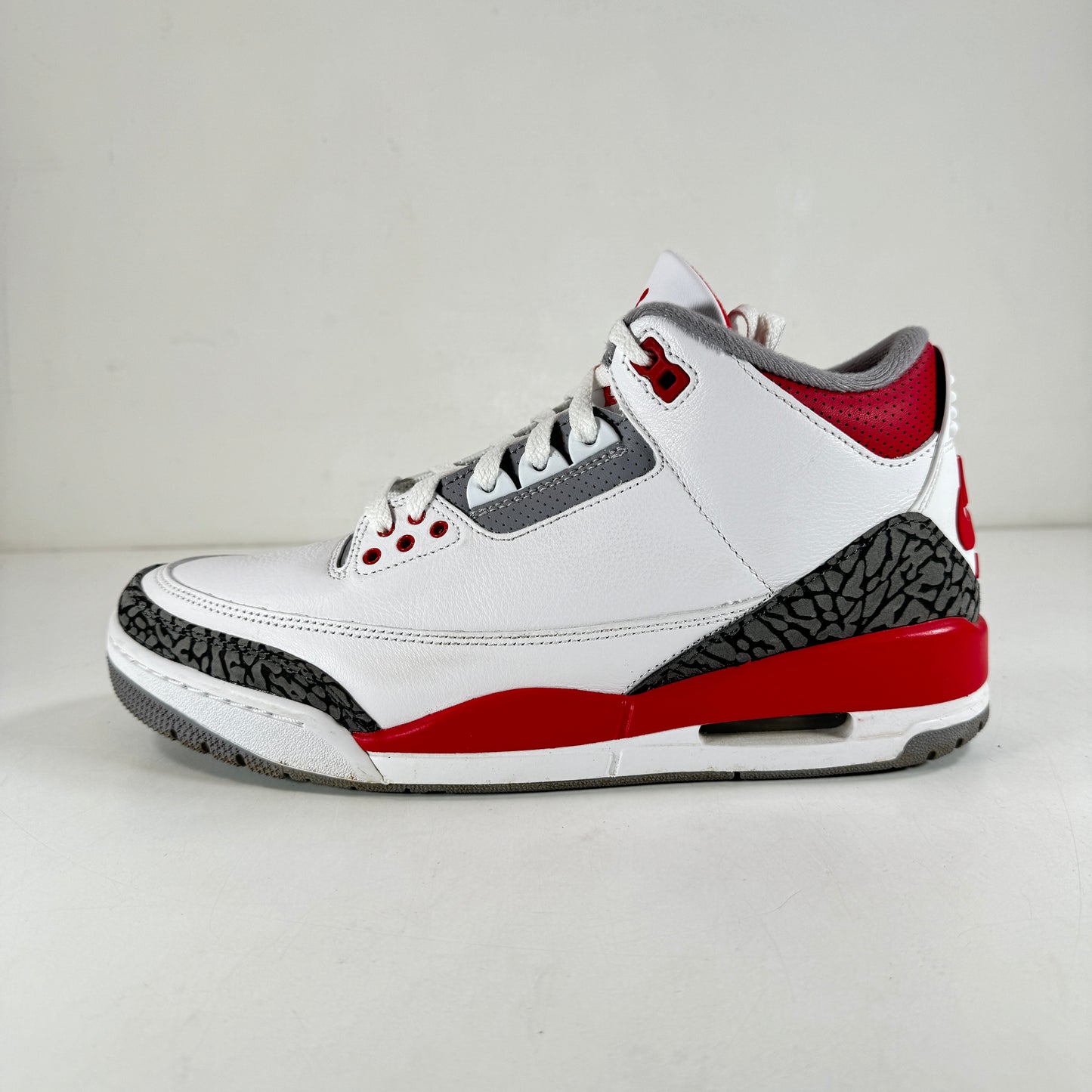 DN3707 160 Jordan 3 Retro Rojo fuego (2022)