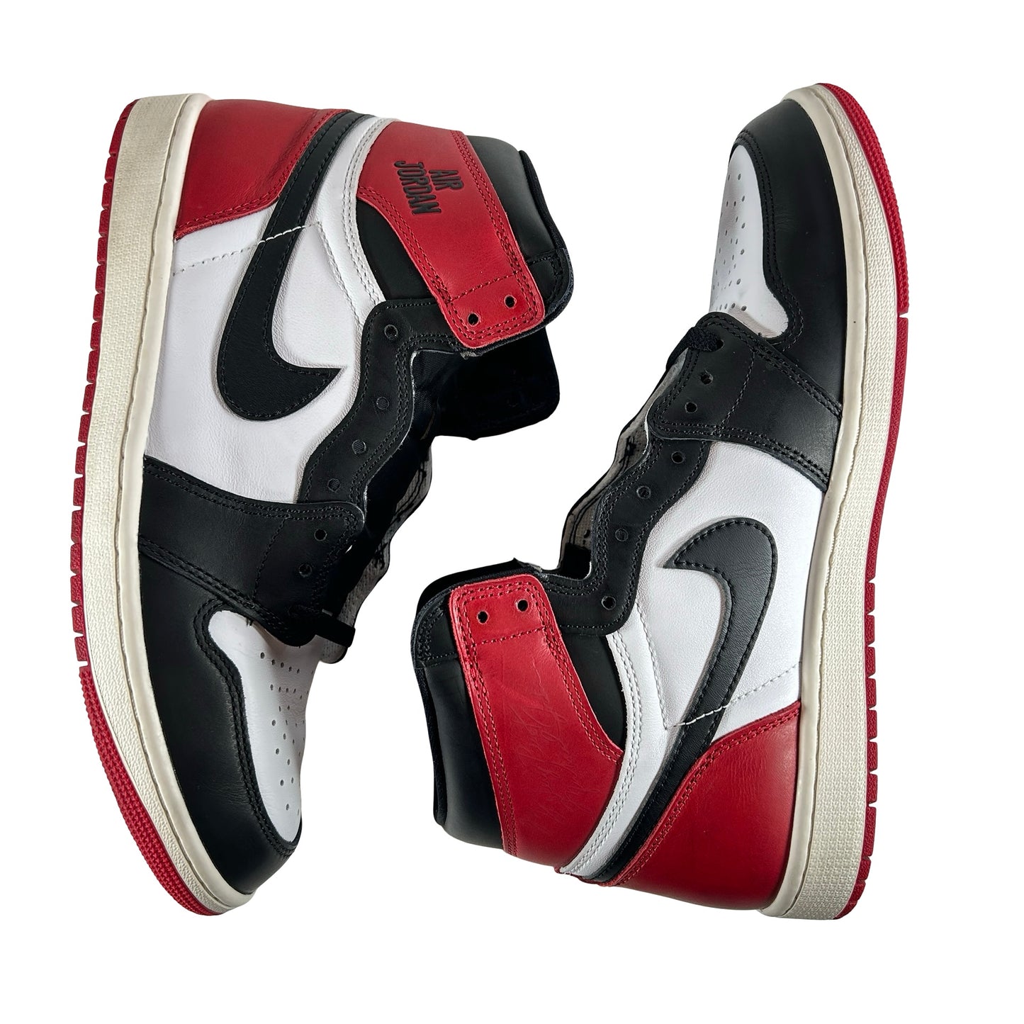 DZ5485 106 Jordan 1 Retro High OG Black Toe Reimagined [USED] - 11 M (Used5)