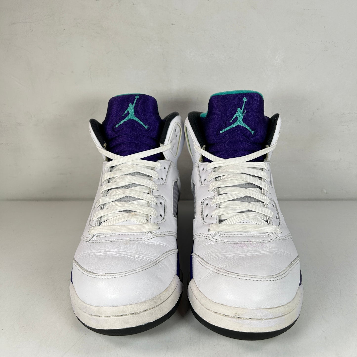 AV3919 135 Jordan 5 Retro Grape Fresh Prince [USED] - 8.5 M (Used)