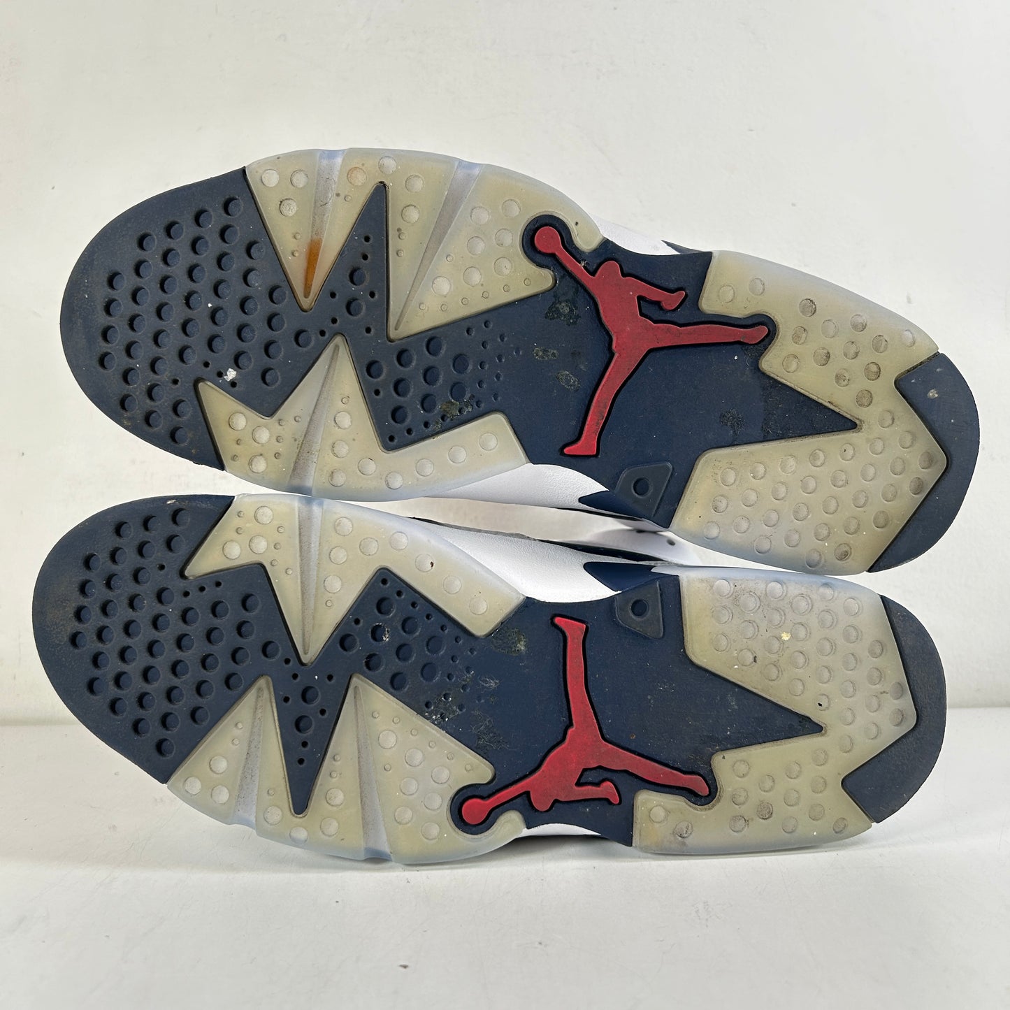 CT8529 164 Jordan 6 Retro Olympic (2024) - 9 M (Used)