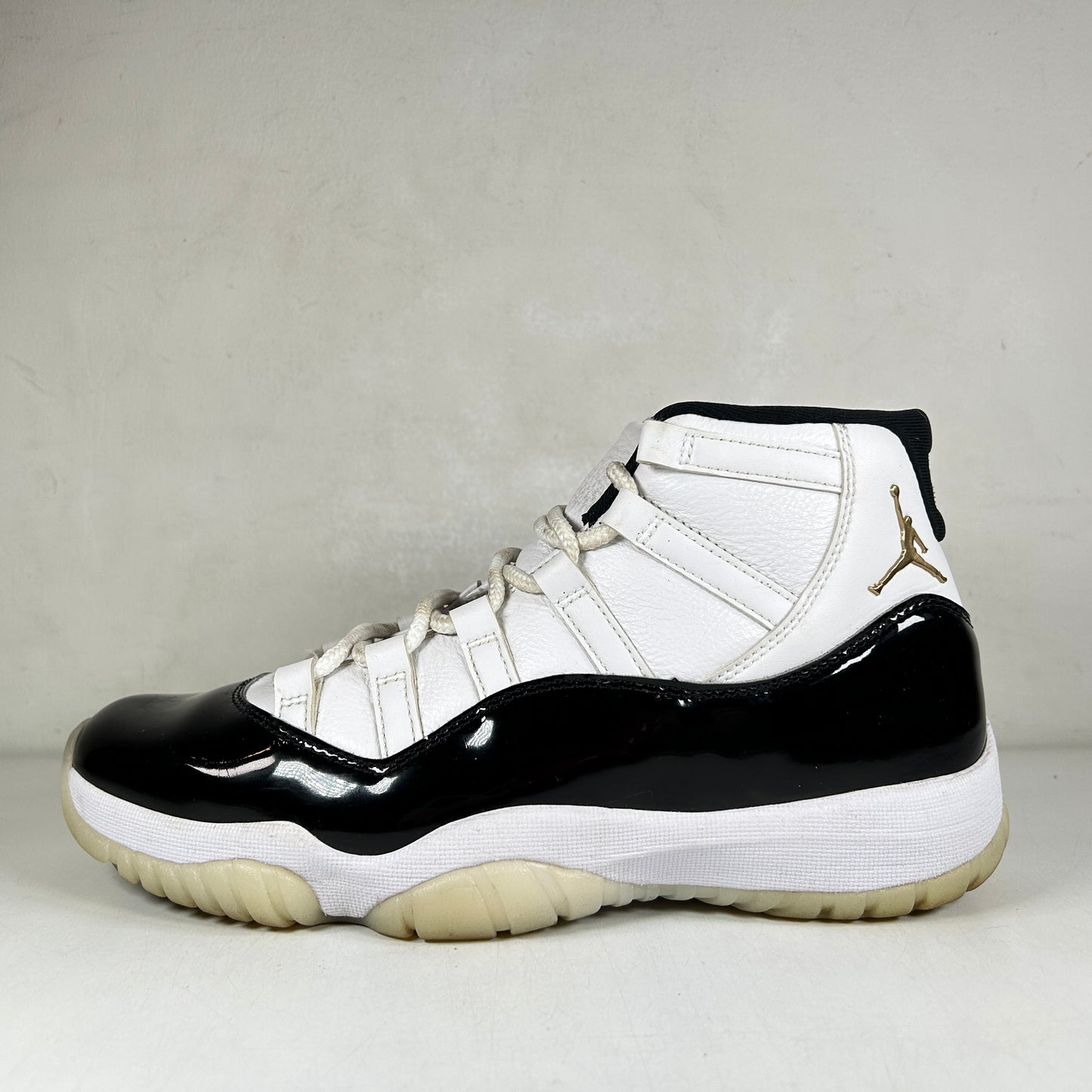 CT8012 170 Jordan 11 Retro DMP Defining Moments (2023) [USED] - 8.5 M (Used)