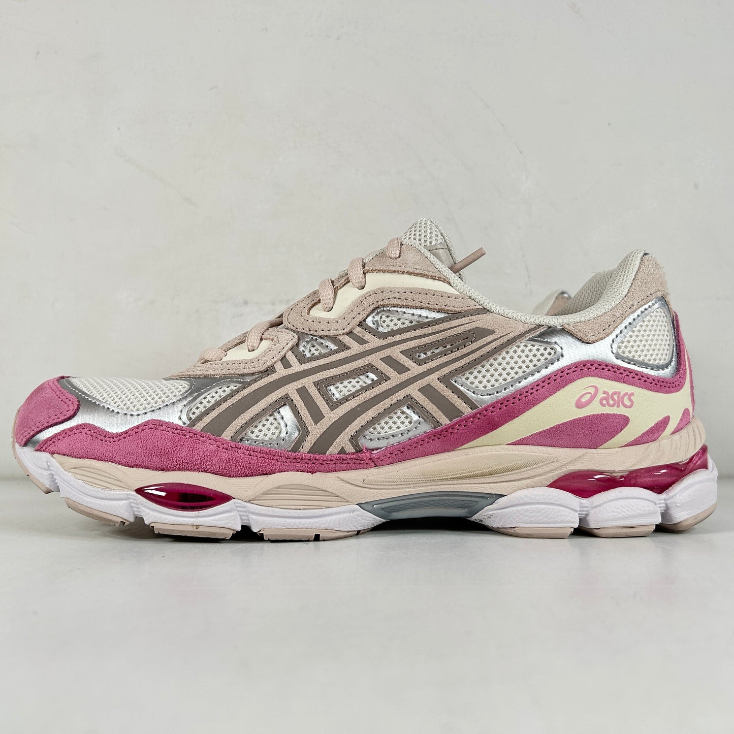 1203A383 104 ASICS Gel-NYC Cream Mineral Beige Pink [USED] - 10 M (Used)