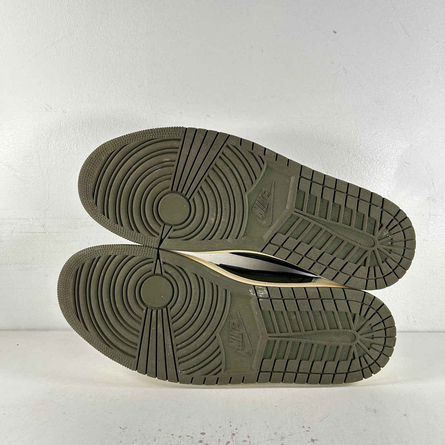 DM7866 200 Jordan 1 Retro Low OG SP Travis Scott Medium Olive [USED] - 11.5 (Used2)
