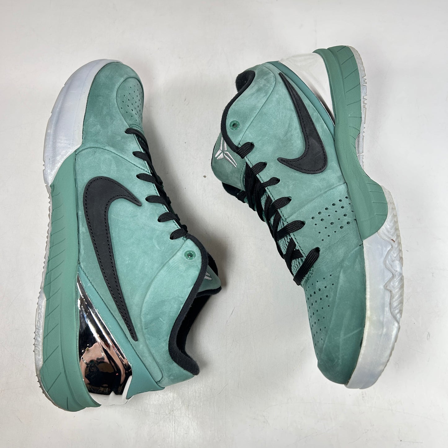 FQ3545 300 Nike Kobe 4 Protro Girl Dad [USED] - 10.5 M (Used)