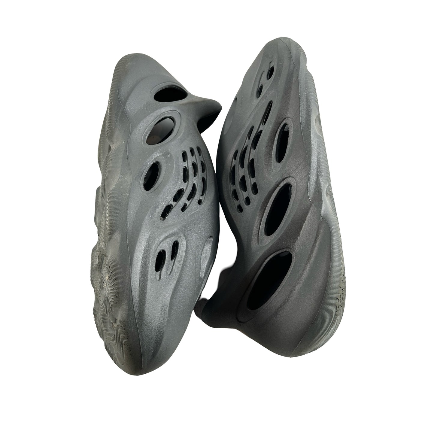 IG5349 Yeezy RNNR Carbon [USED] - 12 M (Used) (No Box)