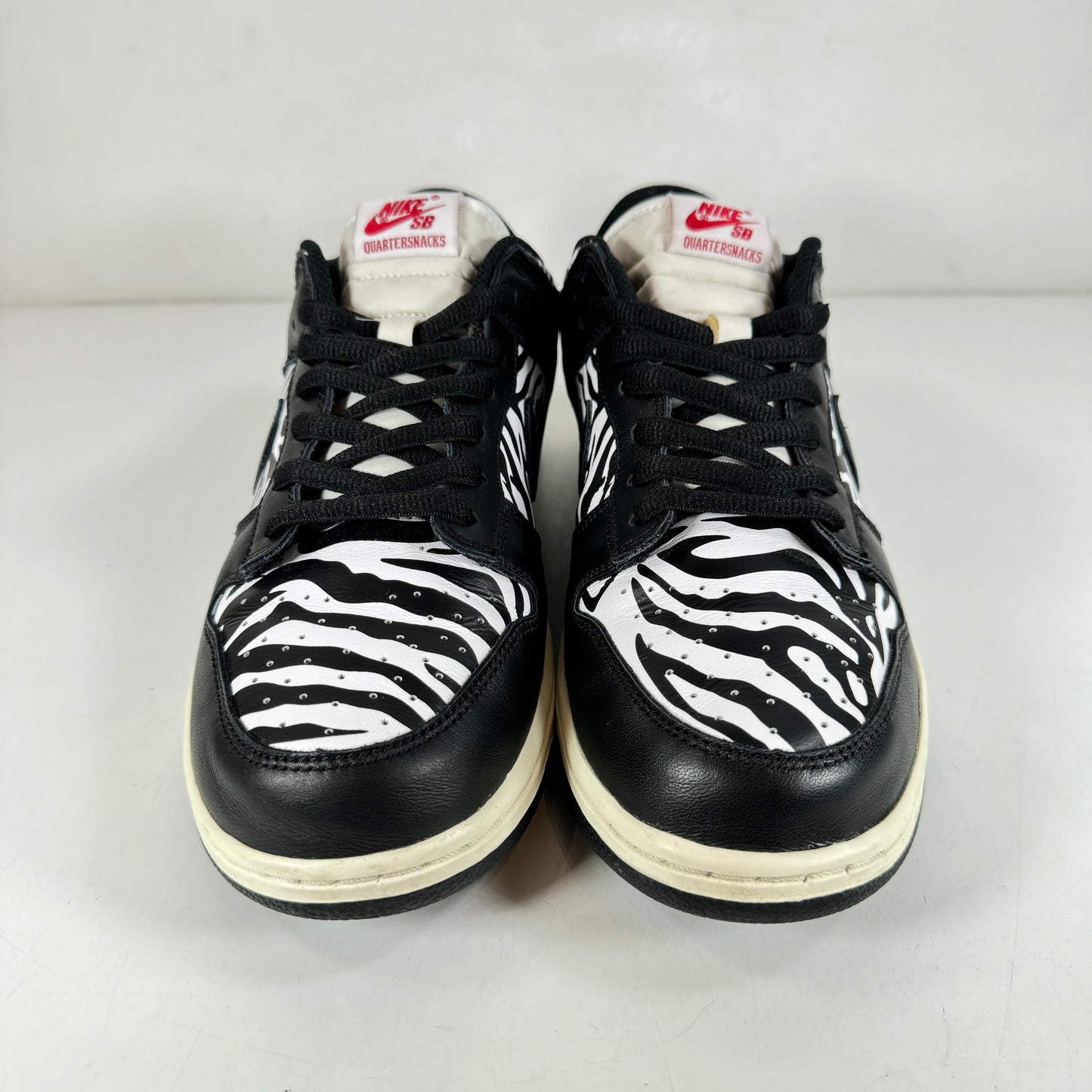 DM3510 001 SB Dunk Low Quartersnacks Zebra [USED] - 10 (Used)