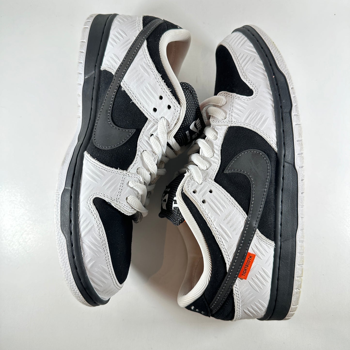 FD2629 100 Nike SB Dunk Low TIGHTBOOTH [USED] - 10.5 M (Used)