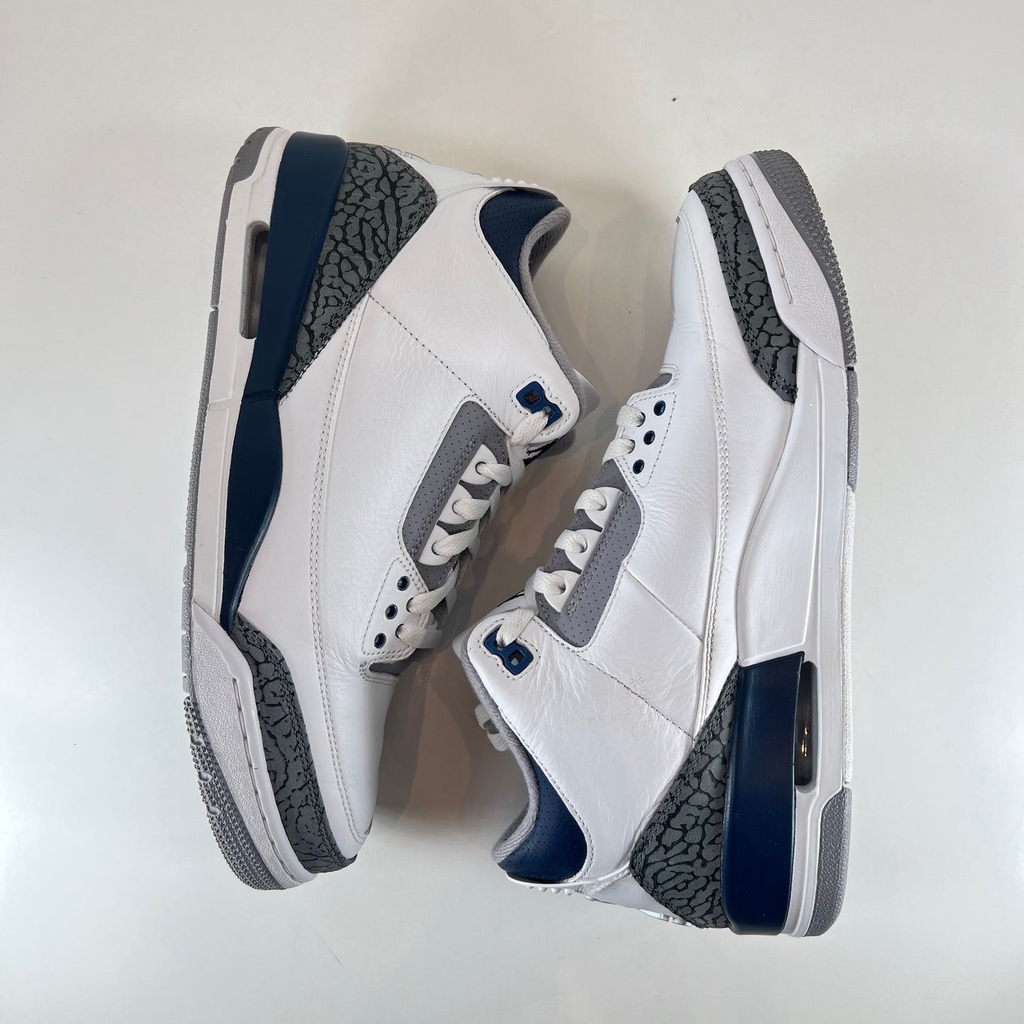 CT8532 140 Jordan 3 Retro Azul marino medianoche
