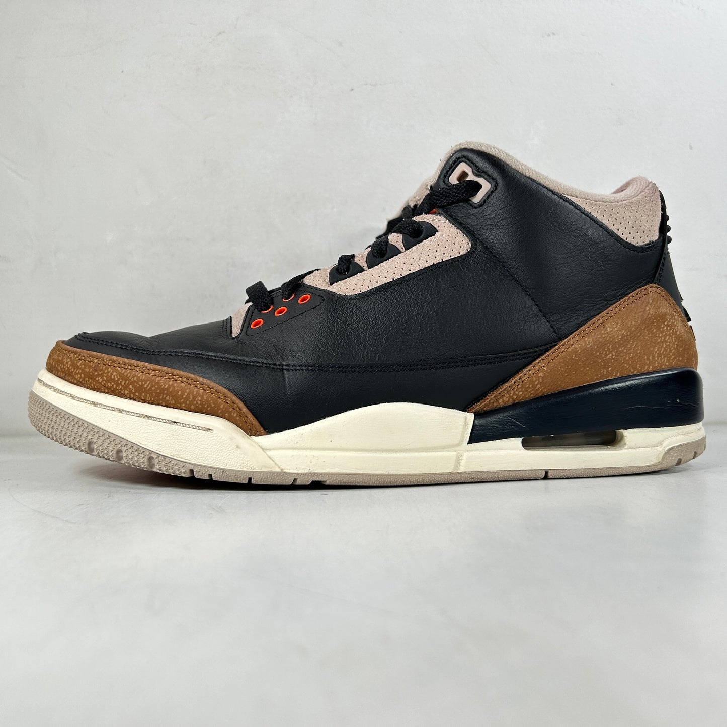 CT8532 008 Jordan 3 Retro Desert Elephant [USED] - 11 M (Used)