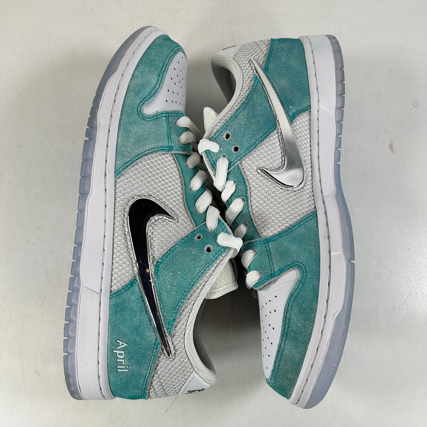 FD2562 400 Nike SB Dunk Low April Skateboards [USED] - 11 M (Used)