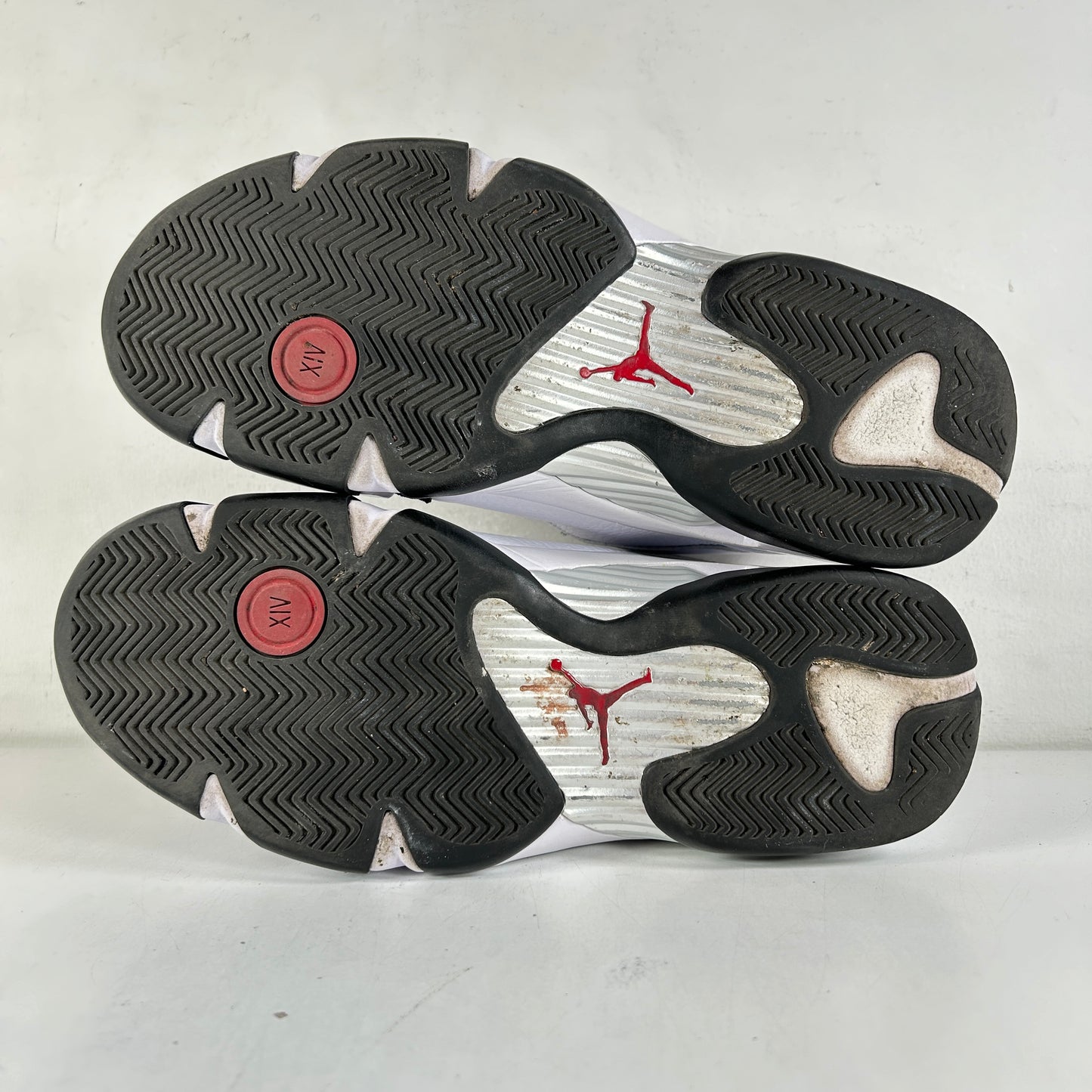 487471 160 Jordan 14 Retro Black Toe (2024) [USED] - 9.5 M (Used)