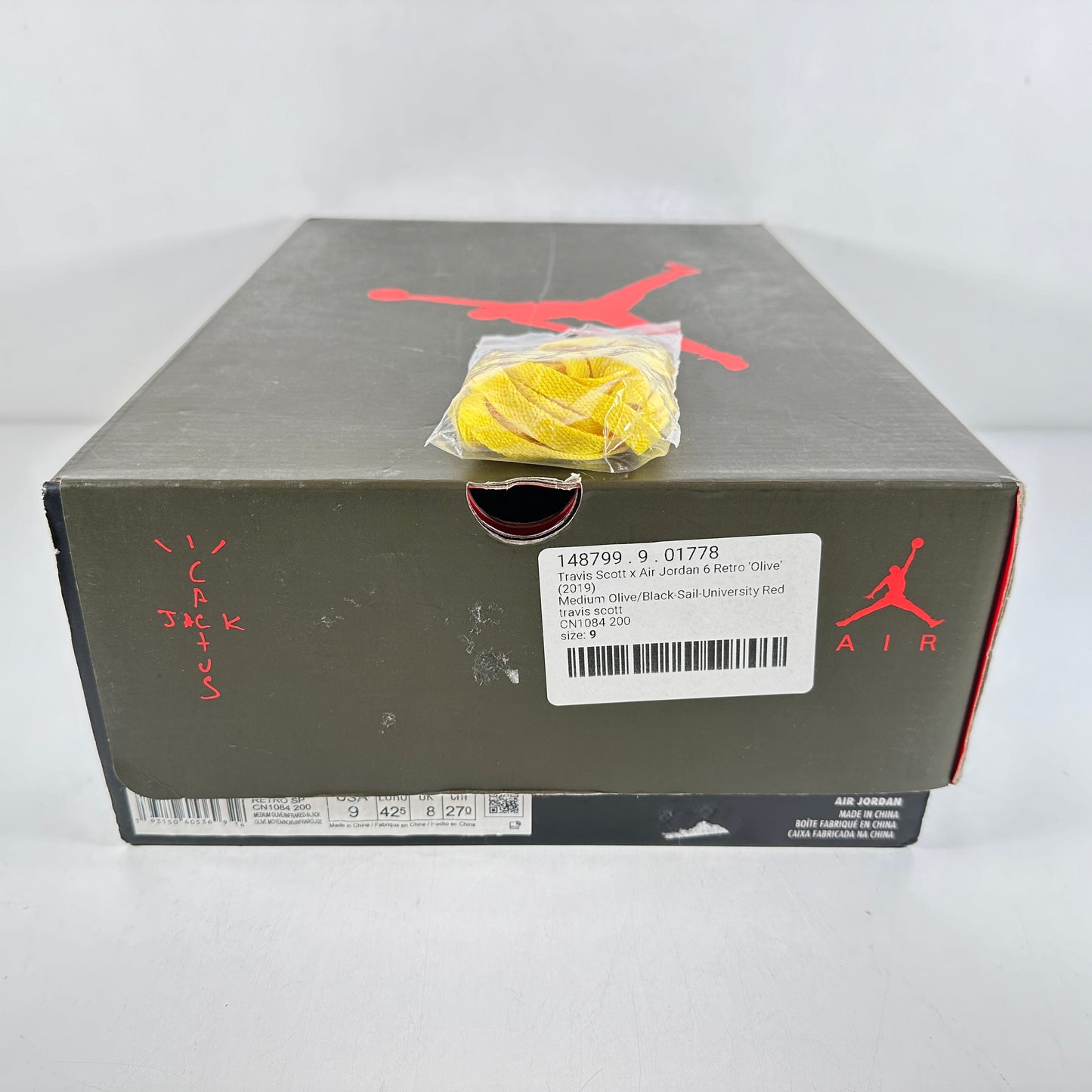 CN1084 200 Jordan 6 Retro Travis Scott [USED] - 9 M (Used)