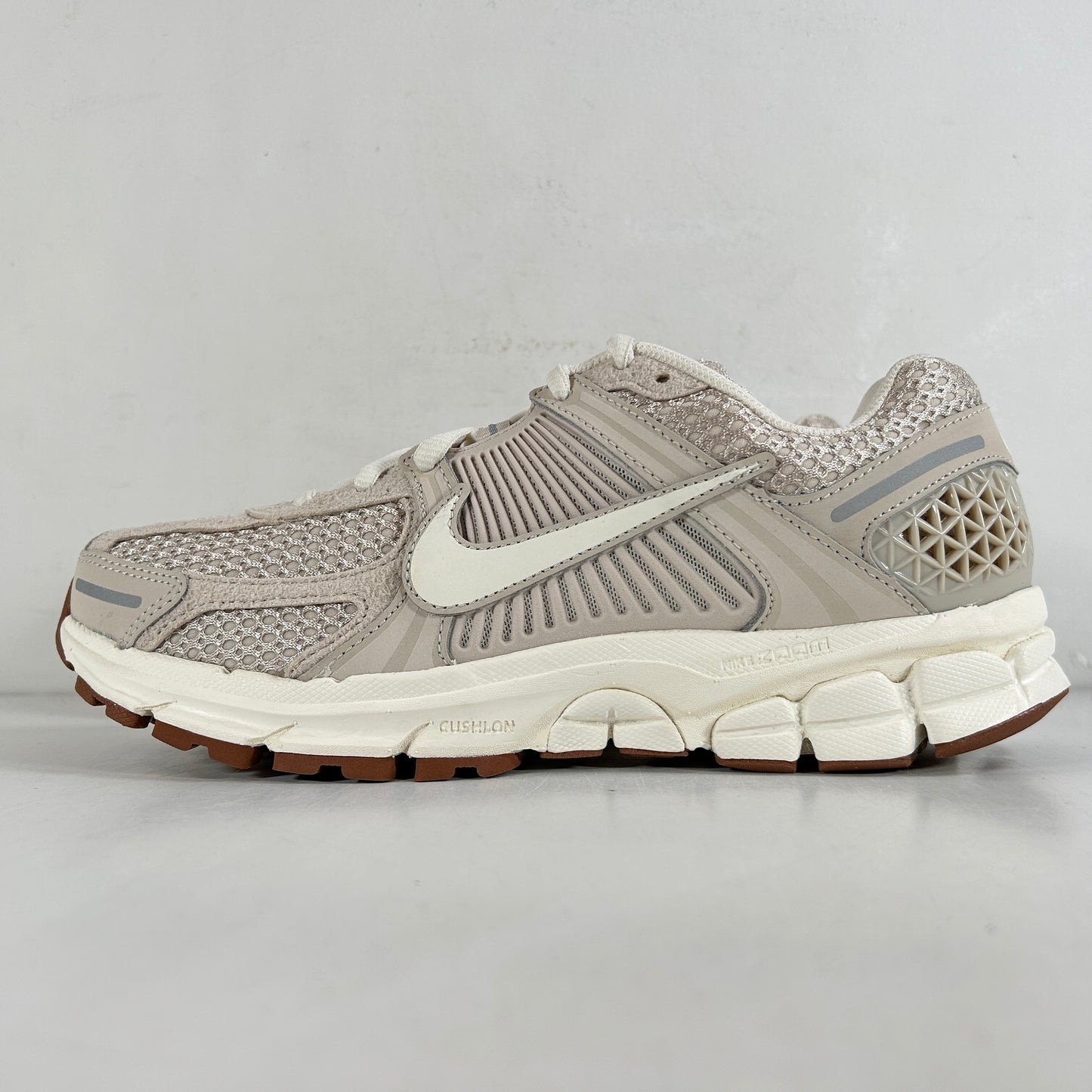 FZ3780 101 Nike Zoom Vomero 5 Light Orewood Brown (Women's) [USED] - 11 W / 9.5 M (VNDS)