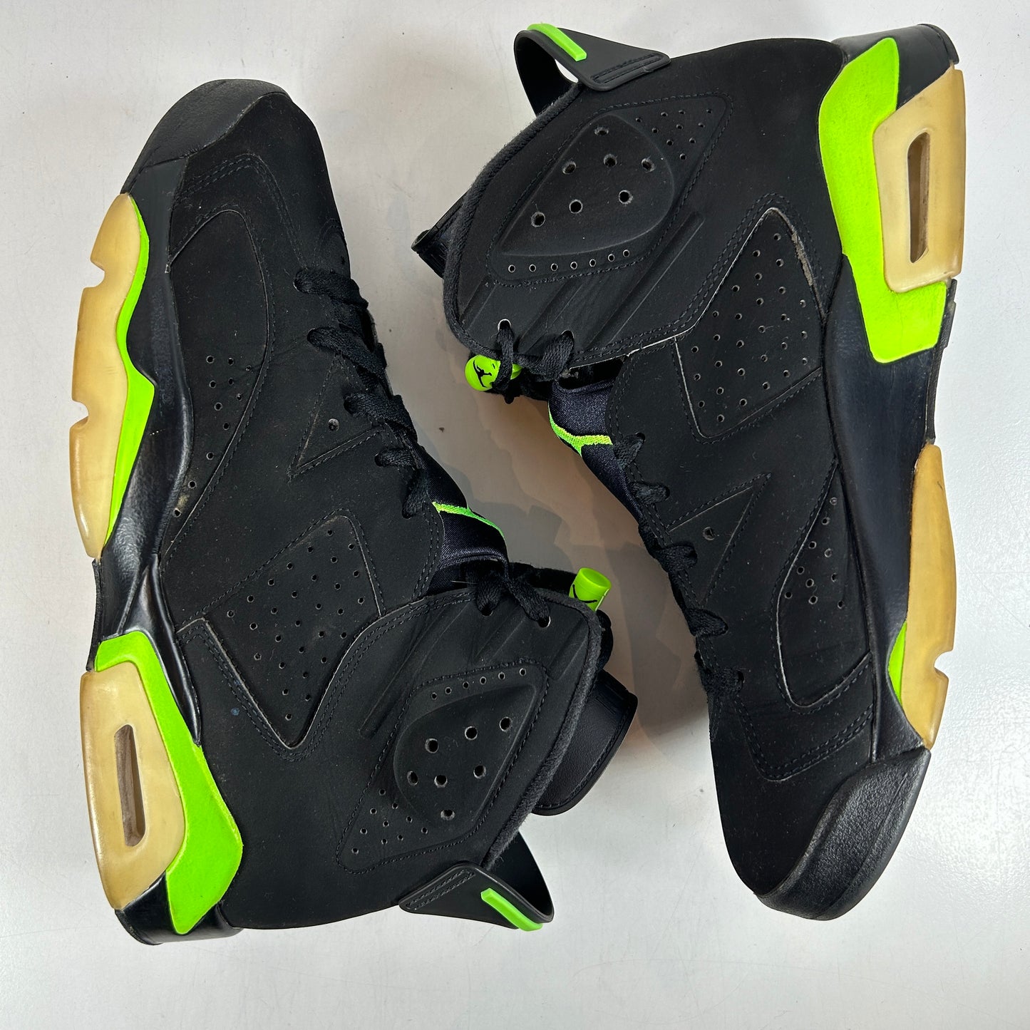 CT8529 003 Jordan 6 Retro Verde Eléctrico