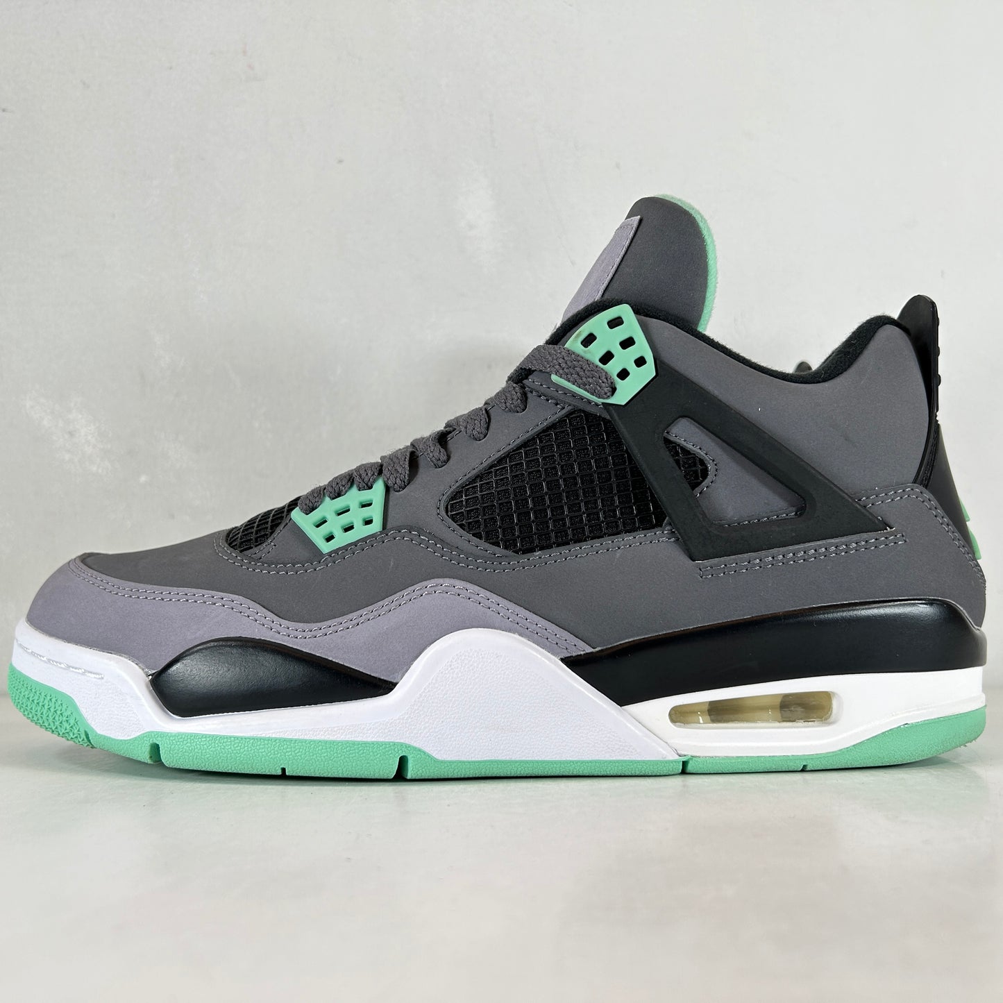 308497 033 Jordan 4 Retro Green Glow [USED] - 9.5 M (VNDS)