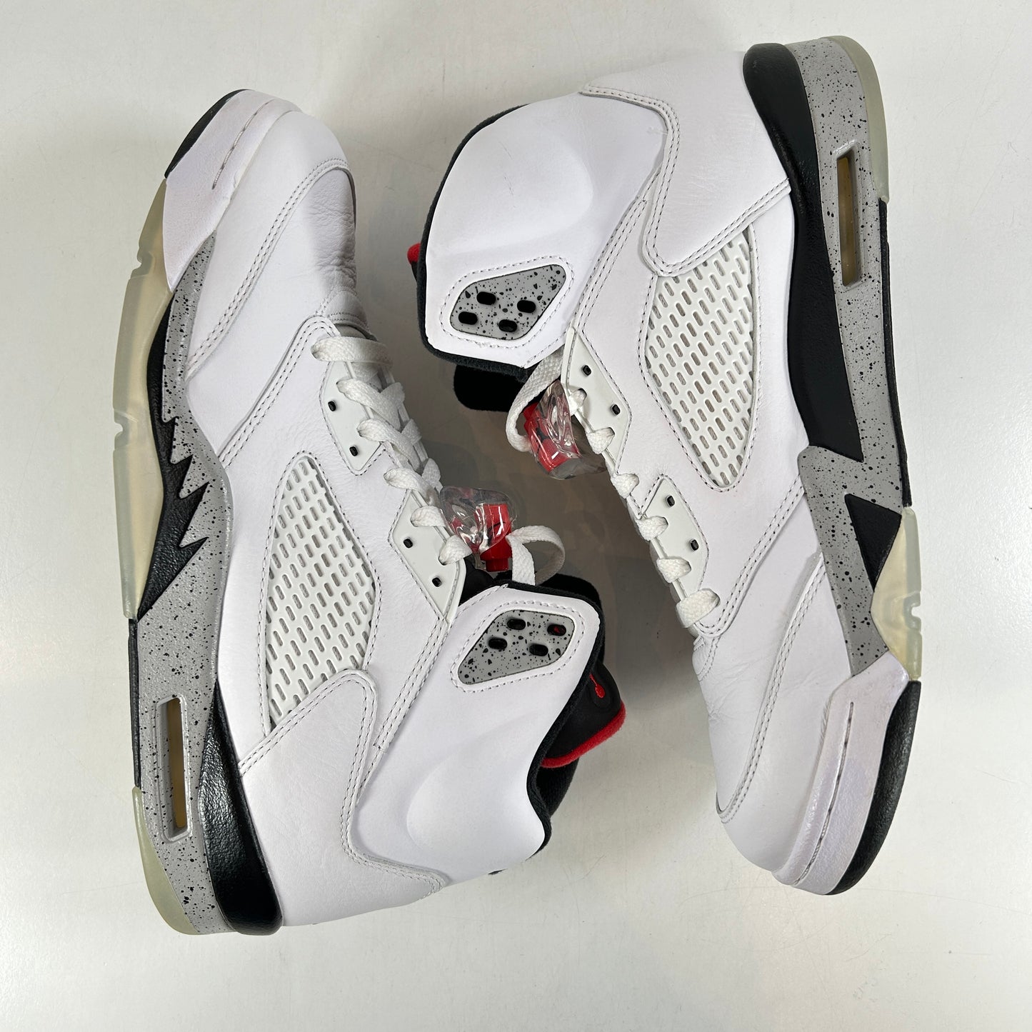 136027 104 Jordan 5 Retro White Cement [USED] - 10.5 M (VNDS) (Replace Box)