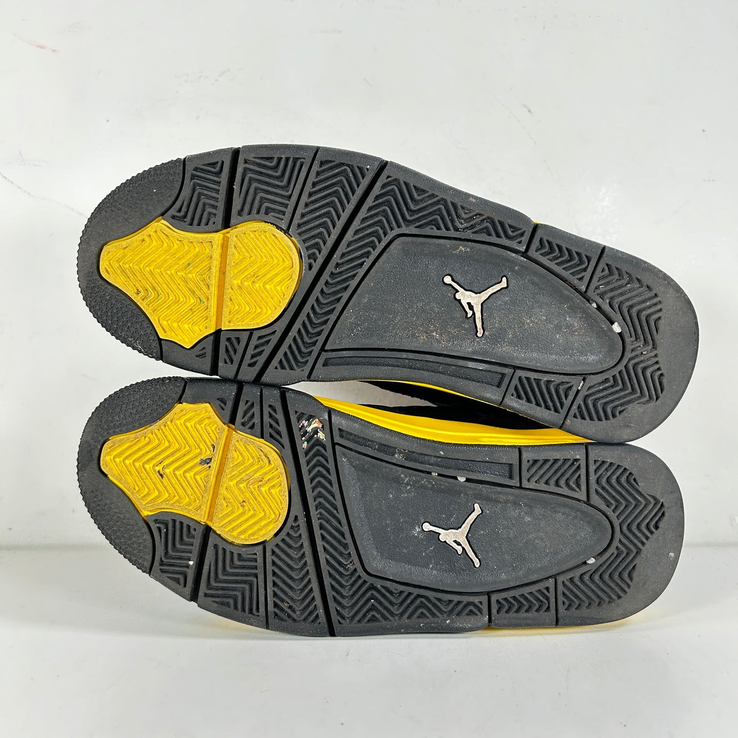408452 017 Jordan 4 Retro Thunder (2023) (GS) - 5.5 Y (Used2)