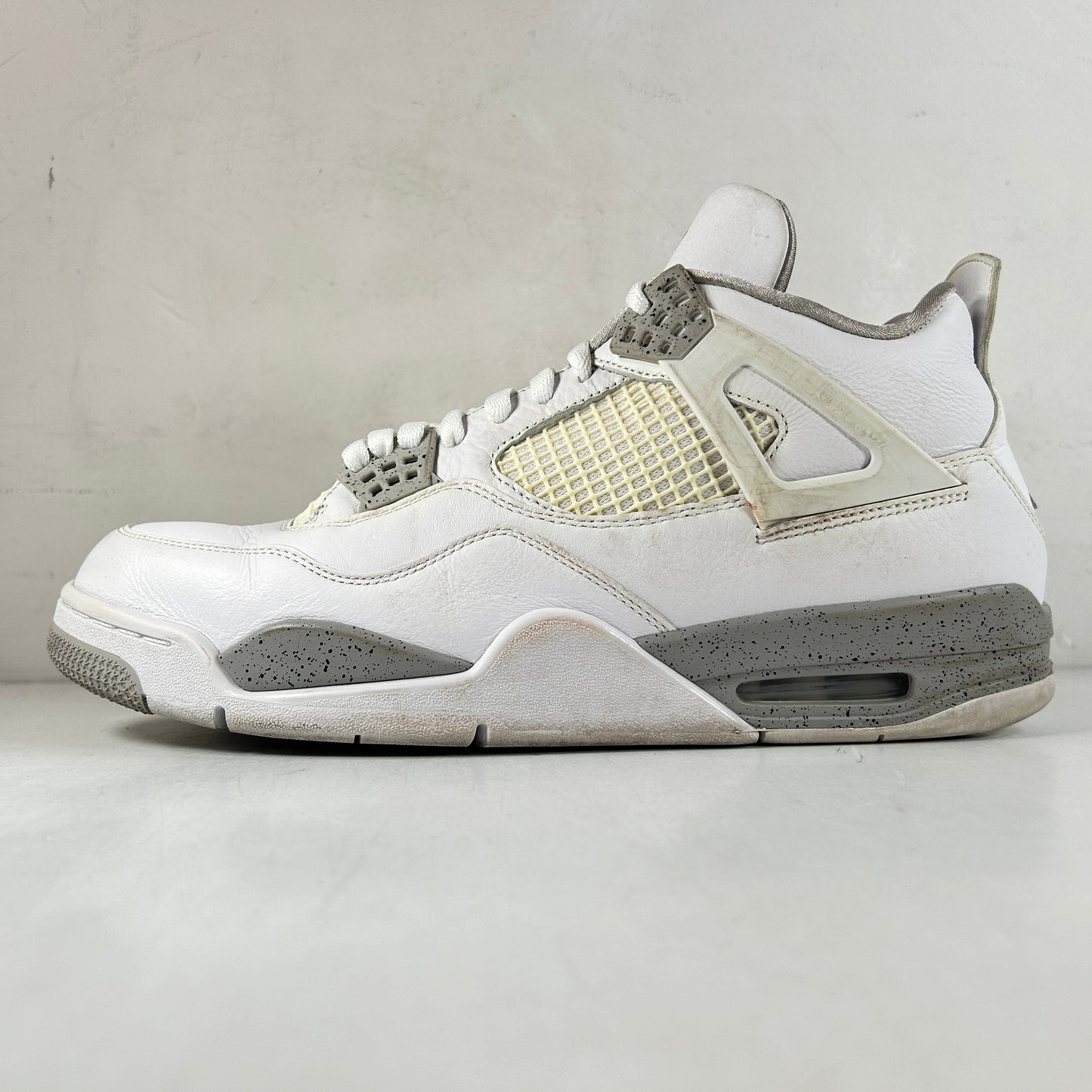 CT8527 100 Jordan 4 Retro White Oreo [USED] - 13 M (Used)