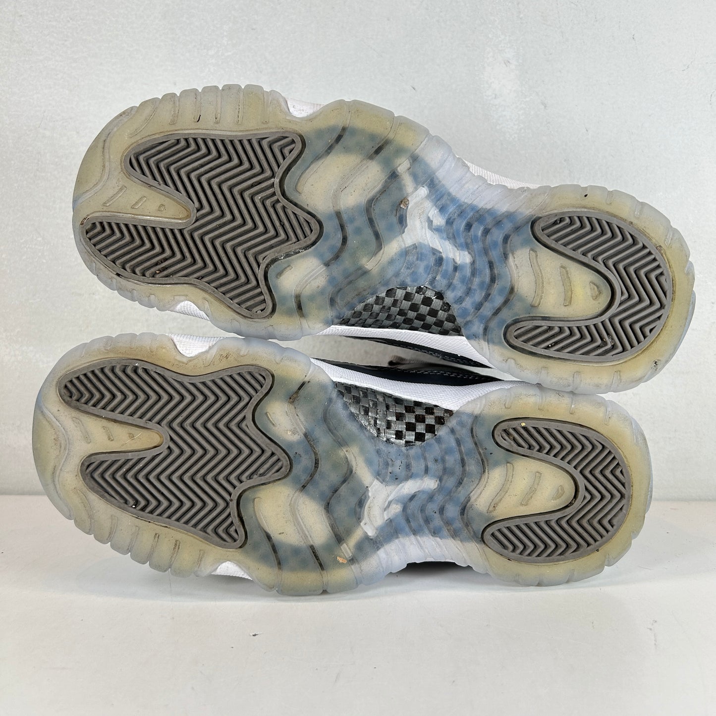 378038 005 Jordan 11 Cool Grey (2021) GS [USED] - 4 Y (Used) (No Box)