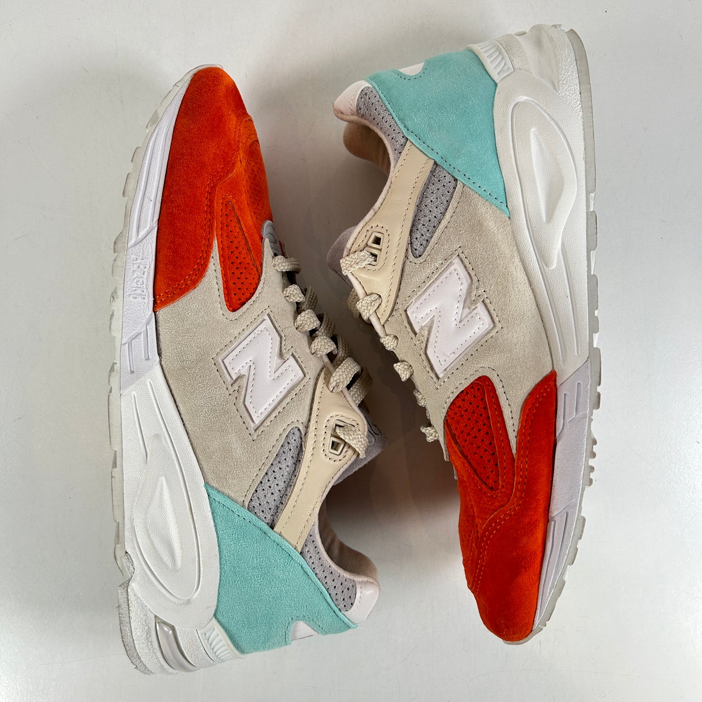 M990KC2 New Balance 990v2 Kith Cyclades [USED] - 10.5 M (Used)