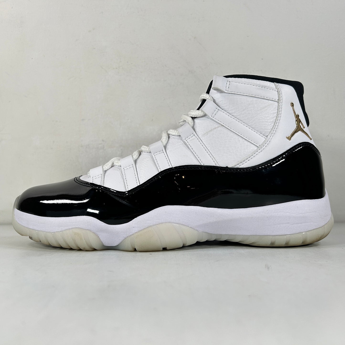 CT8012 170 Jordan 11 Retro DMP Defining Moments (2023) [USED] - 10 M (Used)