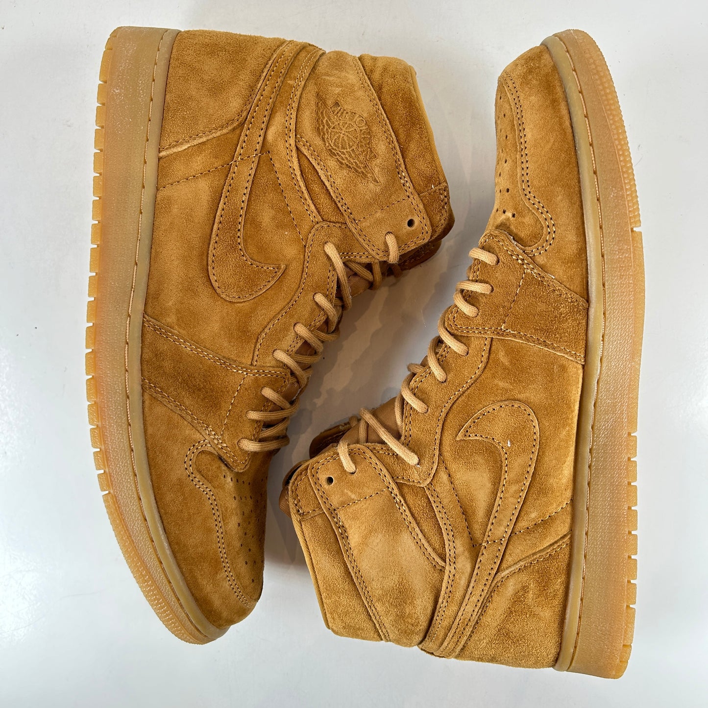 555088 710 Jordan 1 Retro High Wheat [USED] - 12 M (Used)