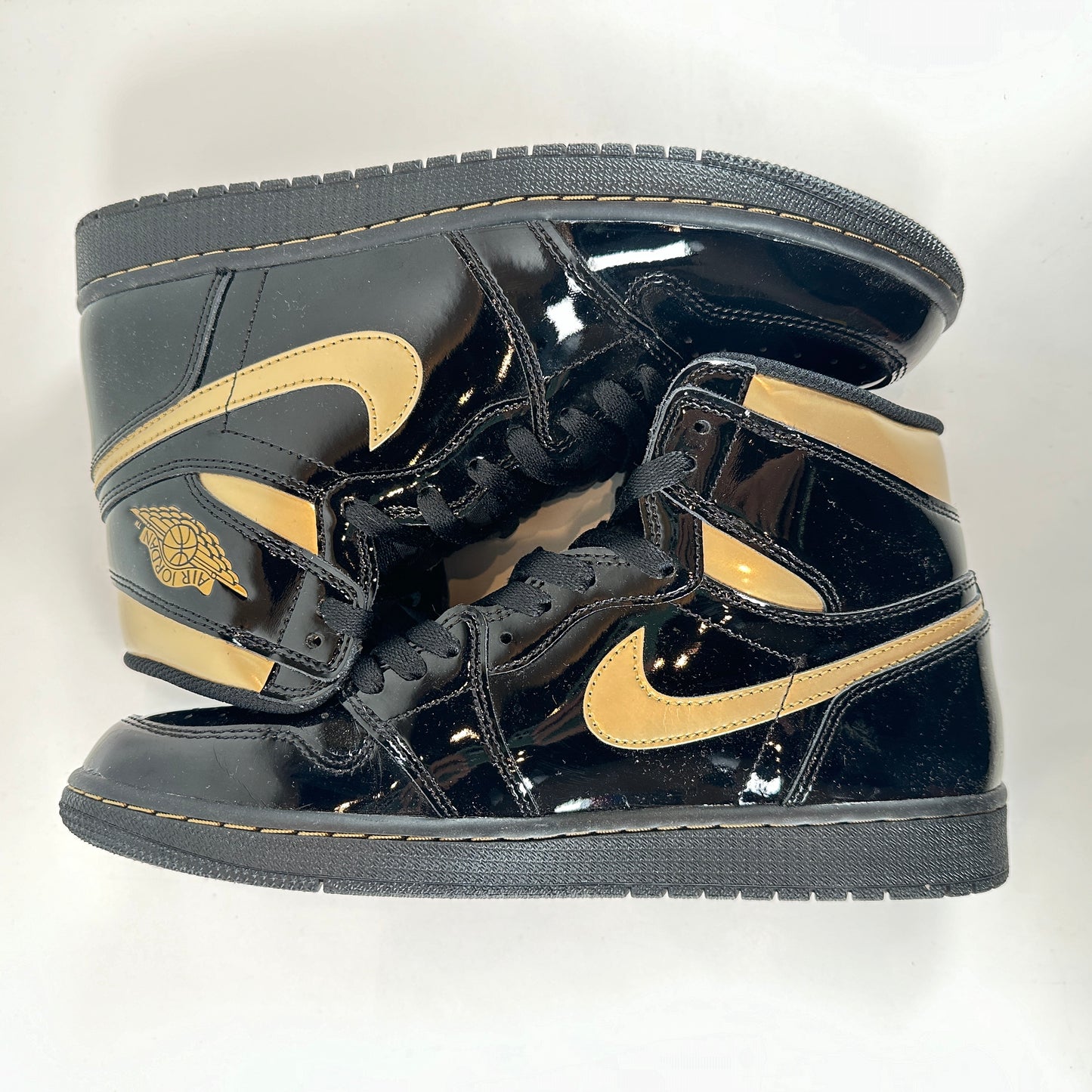 555088 032 Jordan 1 Black/Gold [USED] - 10 M (Used)
