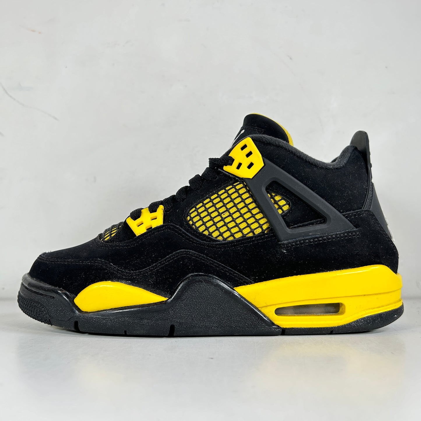 408452 017 Jordan 4 Retro Thunder (2023) (GS) - 5.5 Y (Used2)
