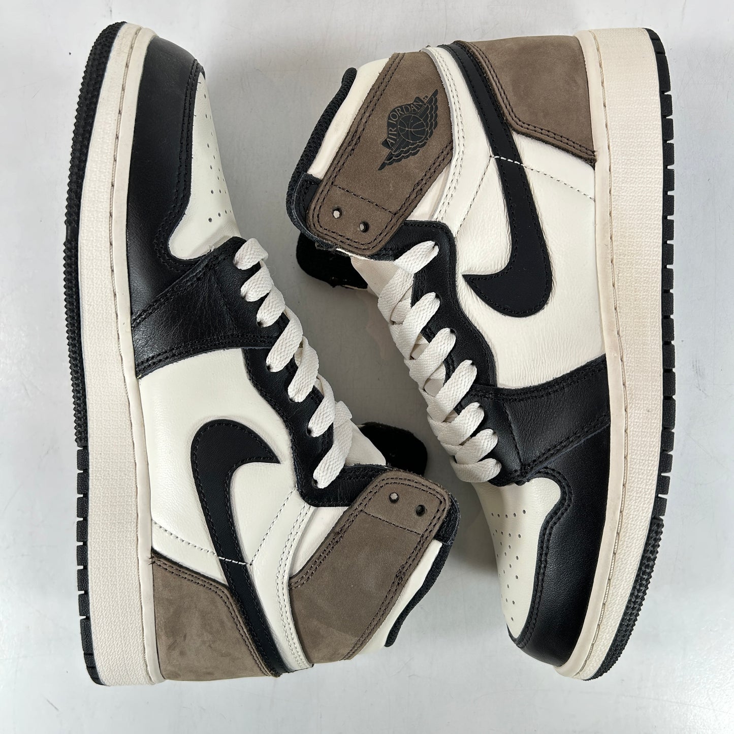 575441 105 Jordan 1 Mocha (GS) [USED] - 6.5 Y (VNDS)