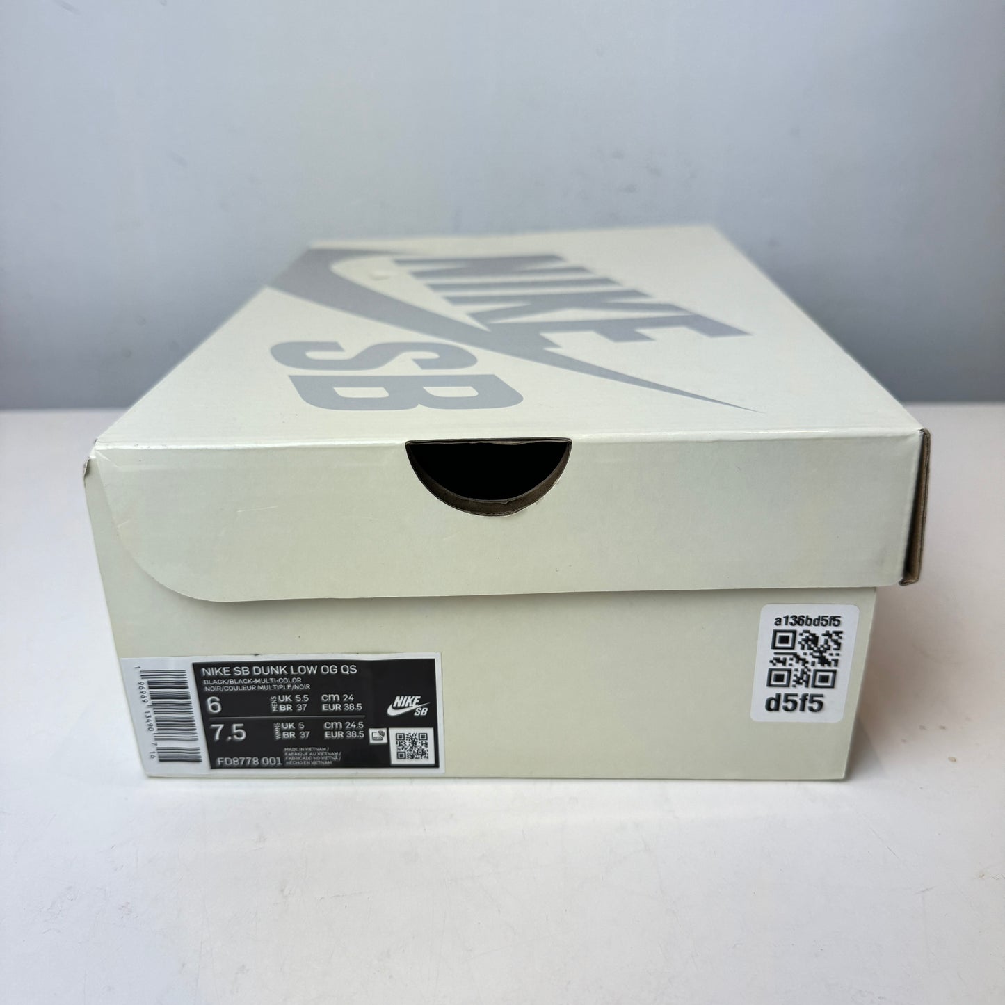 FD8778 001 Nike SB Dunk Low Supreme Rammellzee [USED] - 6 M (Used)