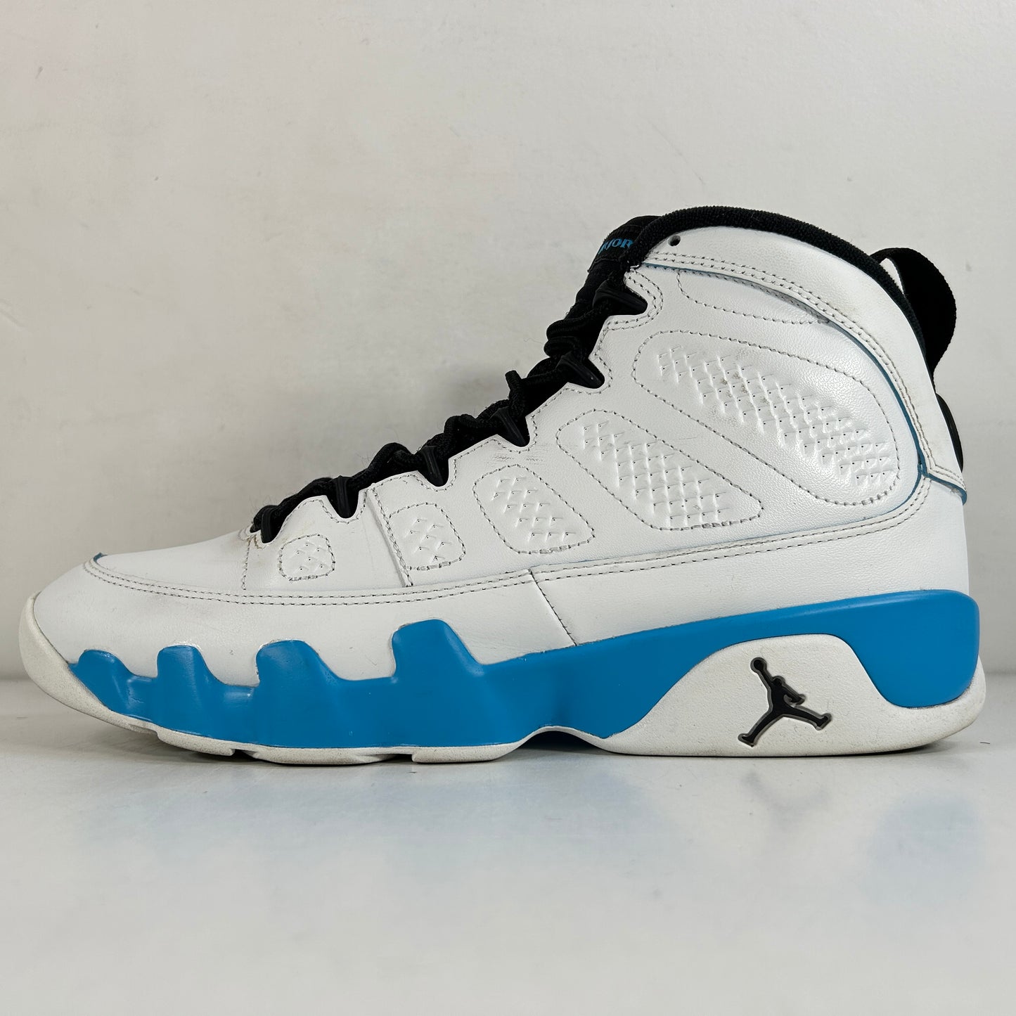 FQ8992 101 Jordan 9 Retro Powder Blue (2024) [USED] - 9.5 M (Used2)