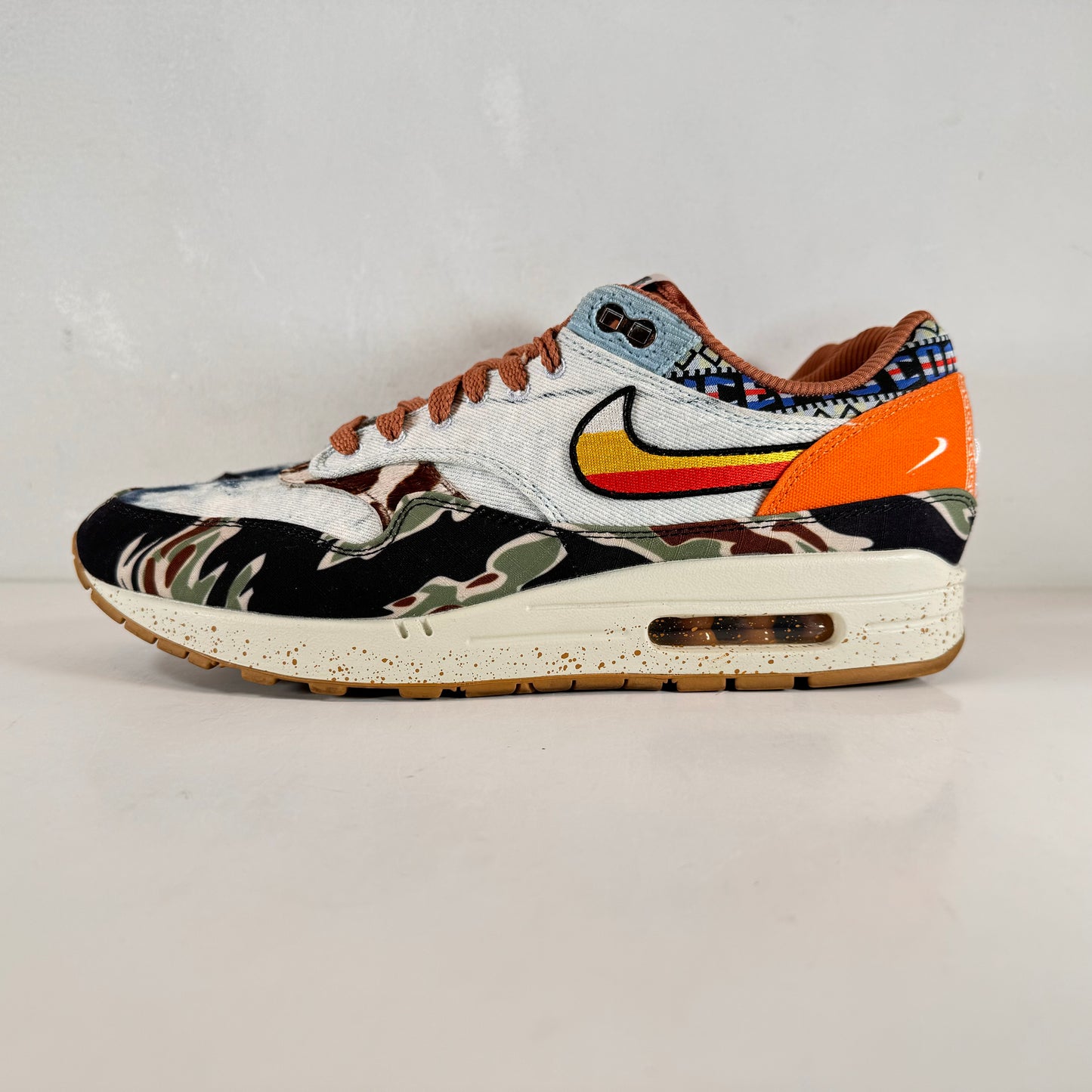 DN1803 900 Nike Air Max 1 SP Conceptos Pesados