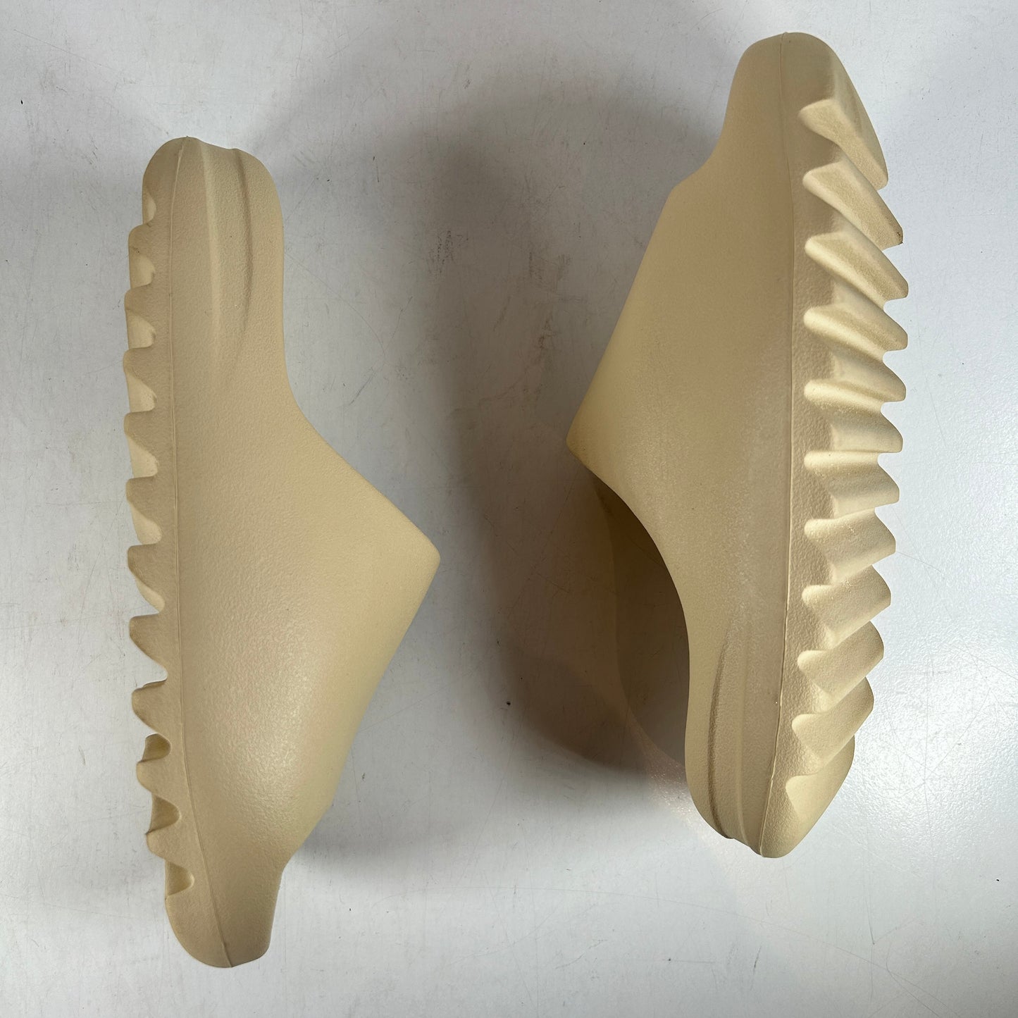 FZ5897 Adidas Yeezy Slide Bone (2022/2023 Restock) [USED] - 6 M (Used)