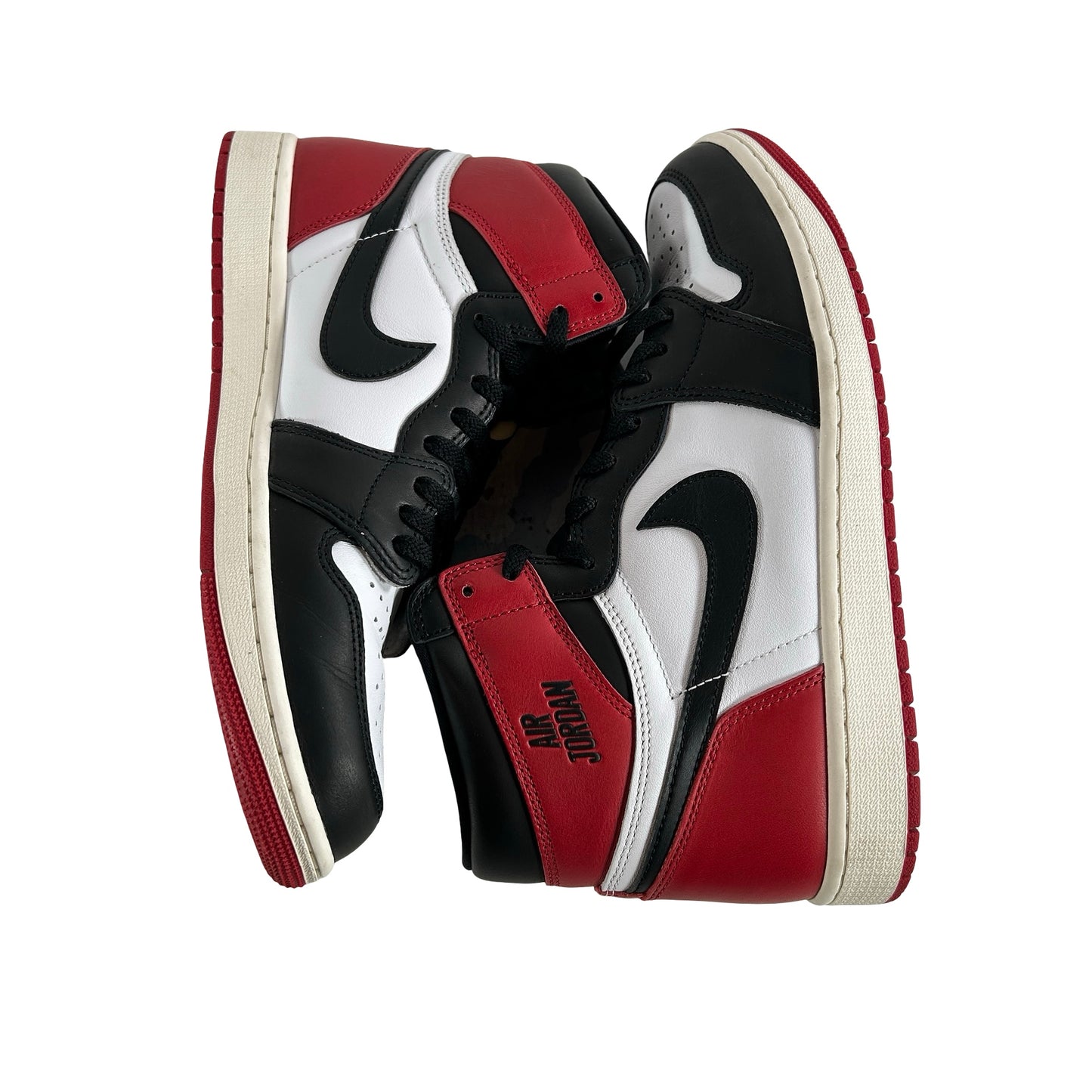 DZ5485 106 Jordan 1 Retro High OG Black Toe Reimagined [USED] - 11 M (Used6)