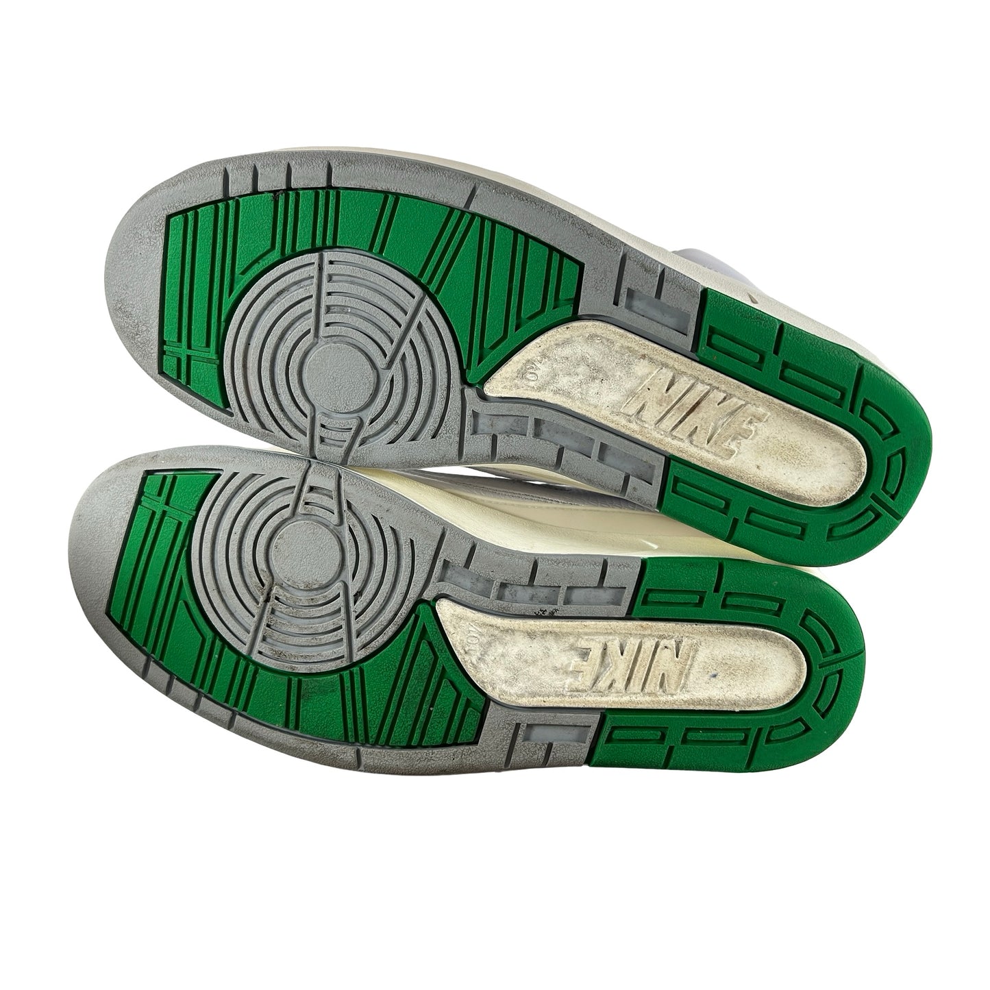 DR8884 103 Jordan 2 Retro Lucky Green - 10.5 M (Used2)