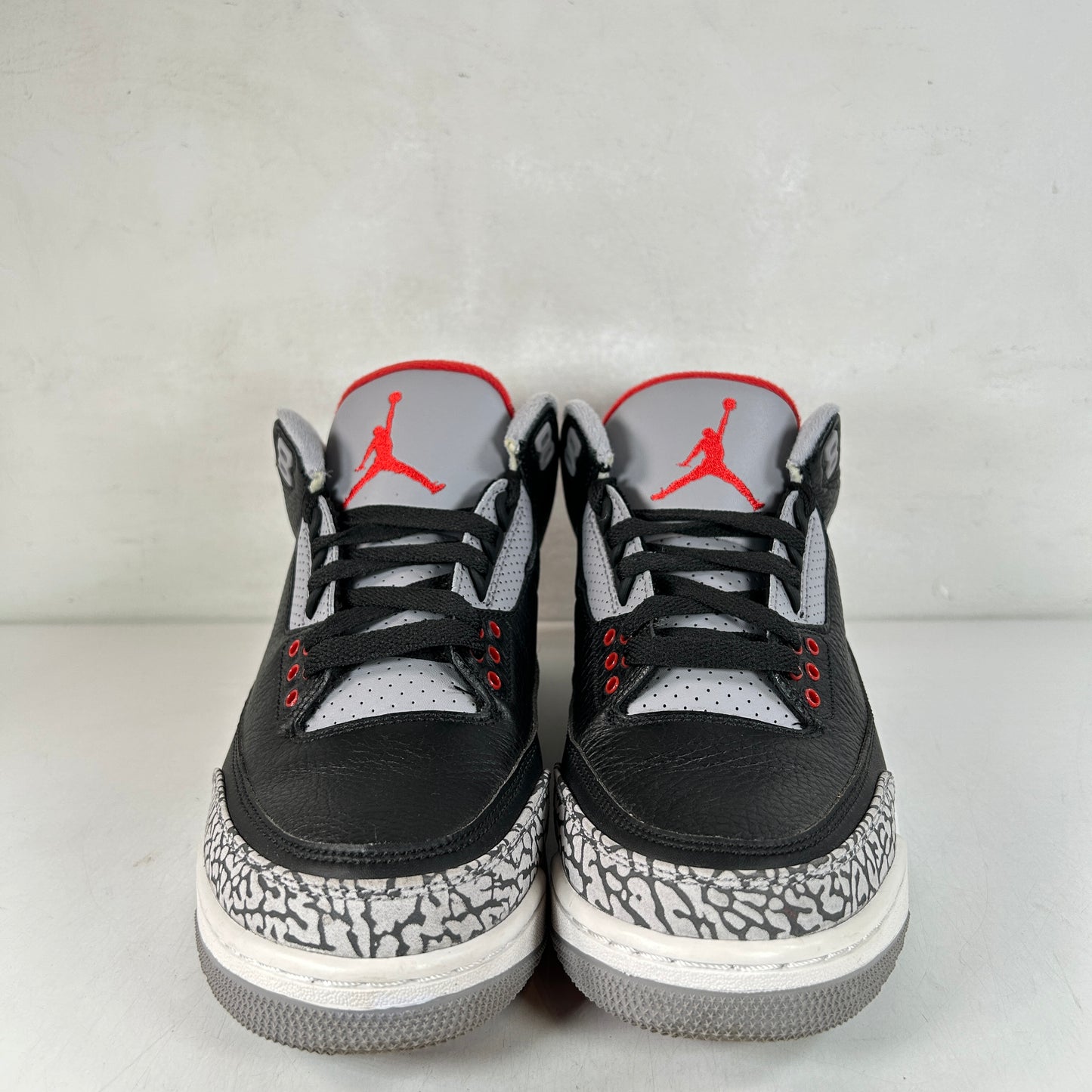 854262 001 Jordan 3 Black Cement 2018 [USED] - 8 M (Used3)