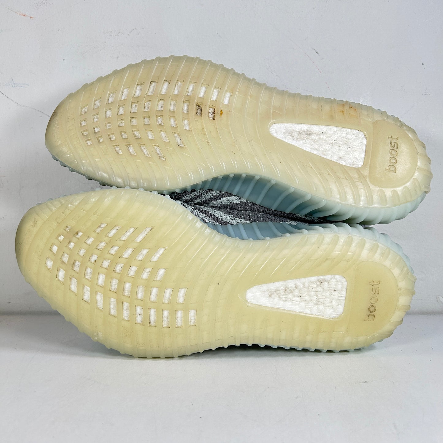 B37571 adidas Yeezy Boost 350 V2 Blue Tint (2017/2023) [USED] - 9 M (VNDS)