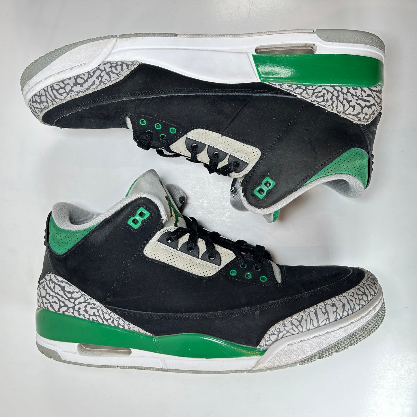 CT8532 030 Jordan 3 Retro Pine Green [USED] - 13 M (Used)