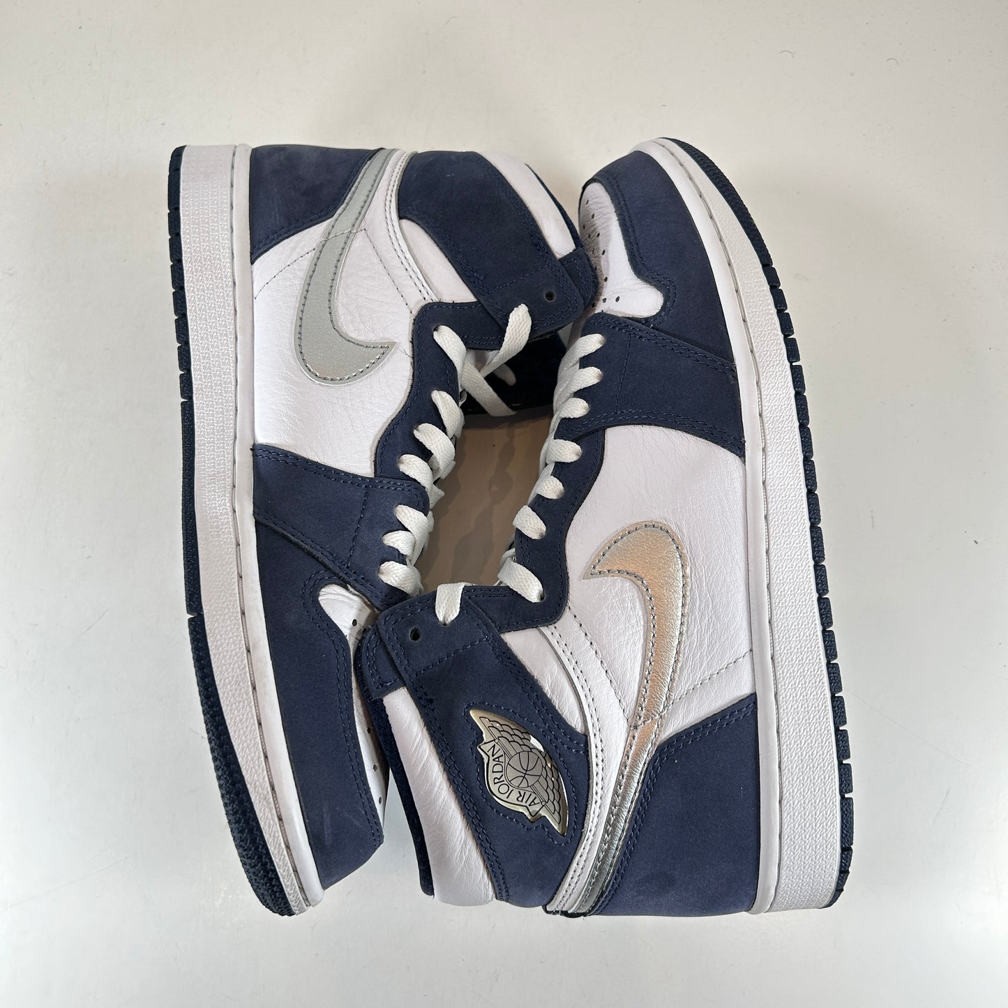 DC1788 100 Jordan 1 Co.JP Azul marino medianoche 2020