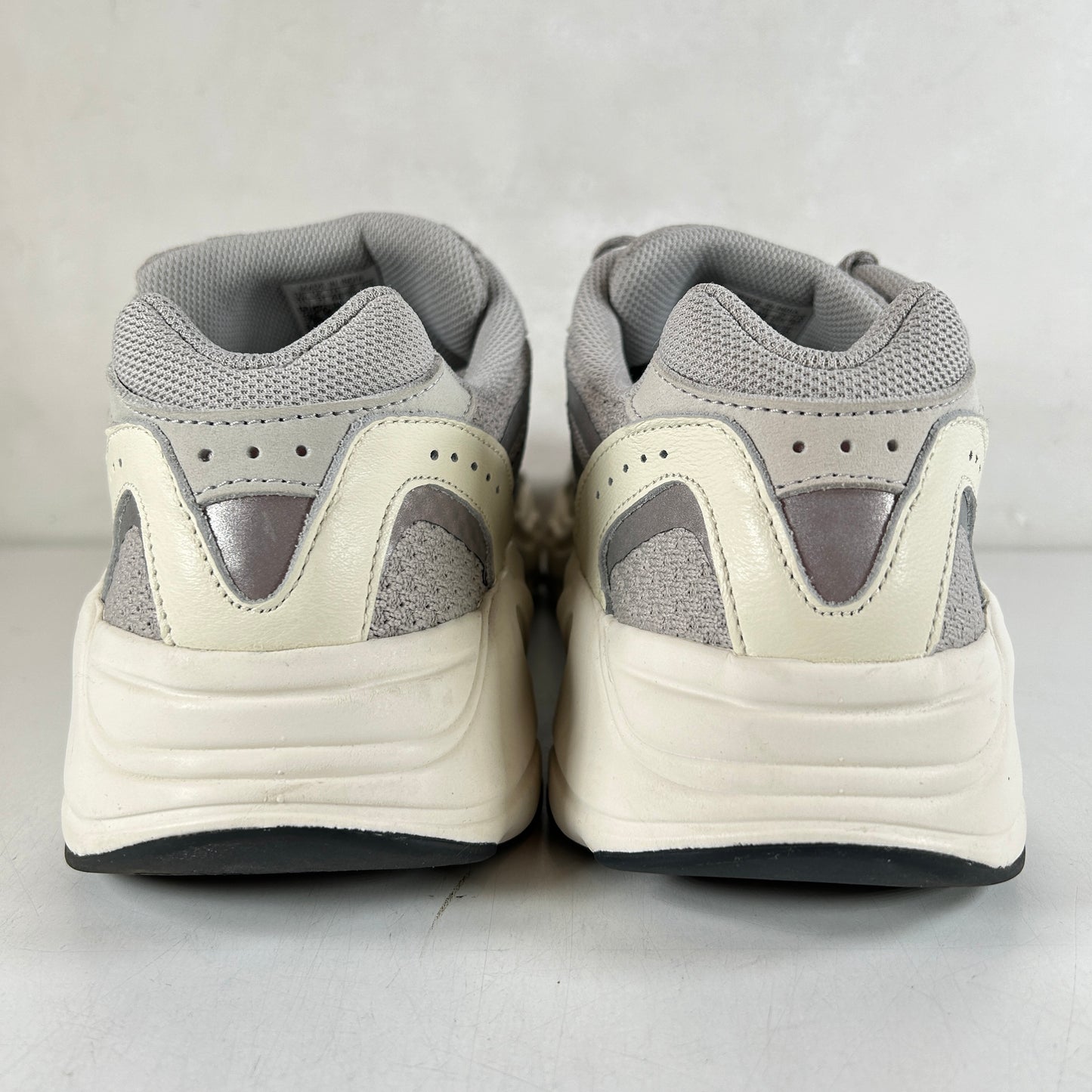 EF2829 Yeezy 700 Static [USED] - 11.5 M (Used)