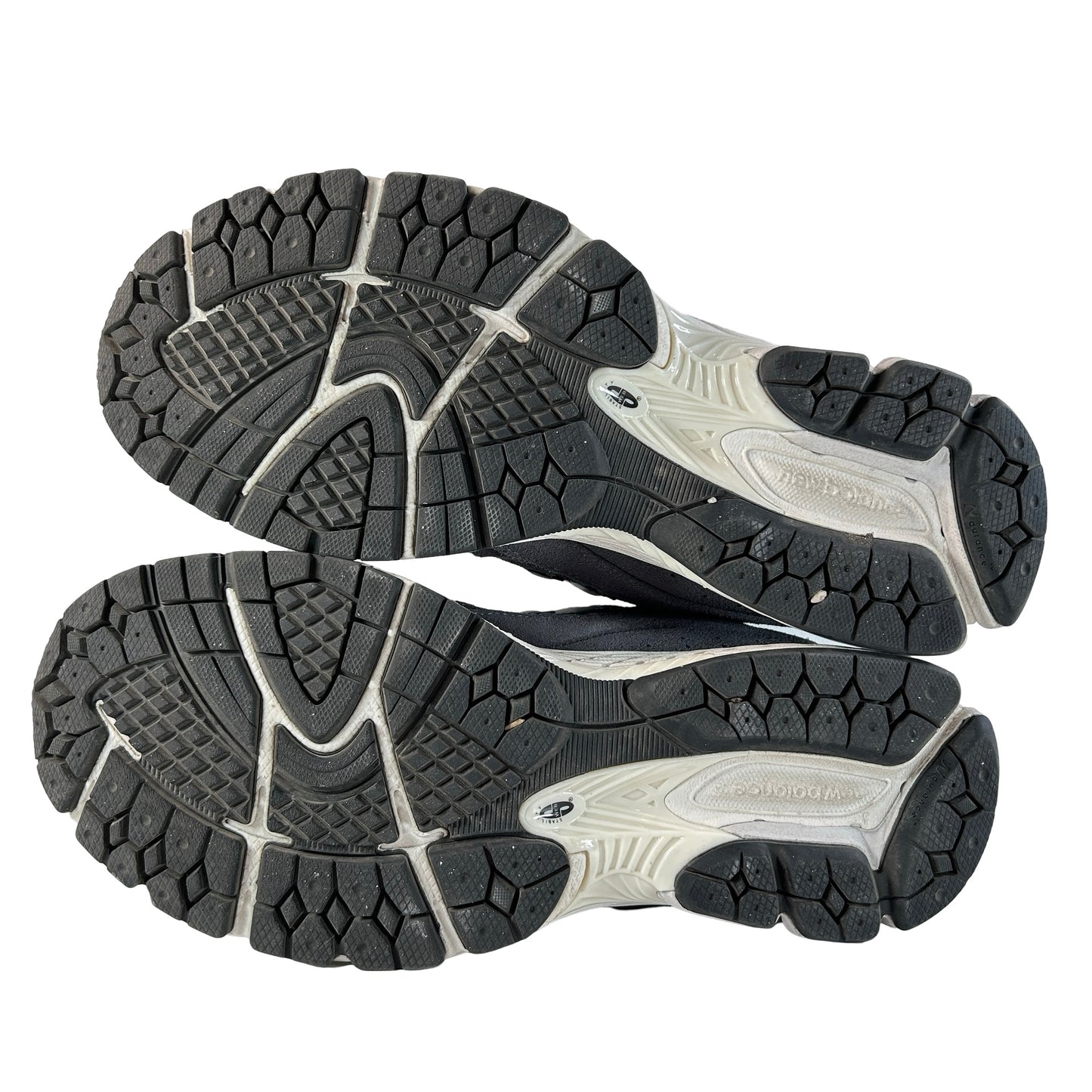 M2002RFB New Balance 2002R Magnent Lead [USED] - 8.5 M (Used) (No Box)