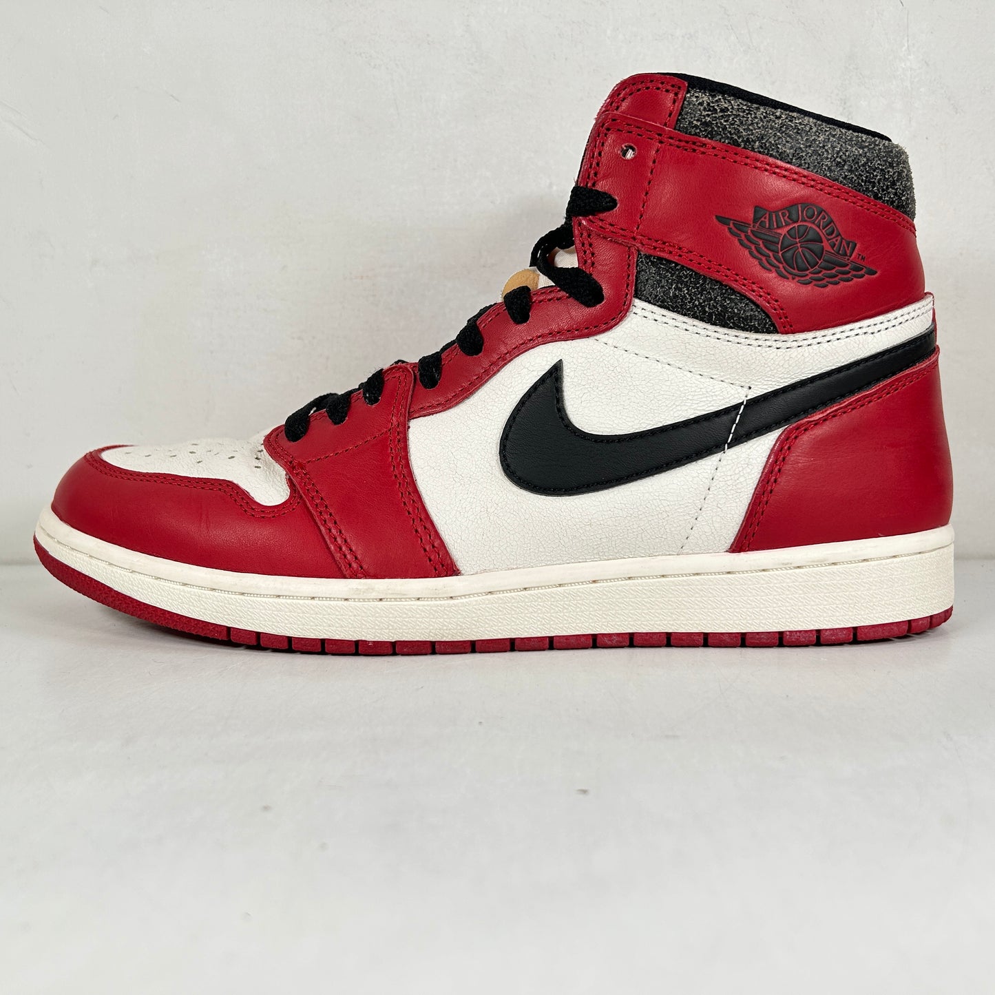 DZ5485 612 Jordan 1 Retro High OG Chicago Lost and Found [USED] - 11 M (Used)