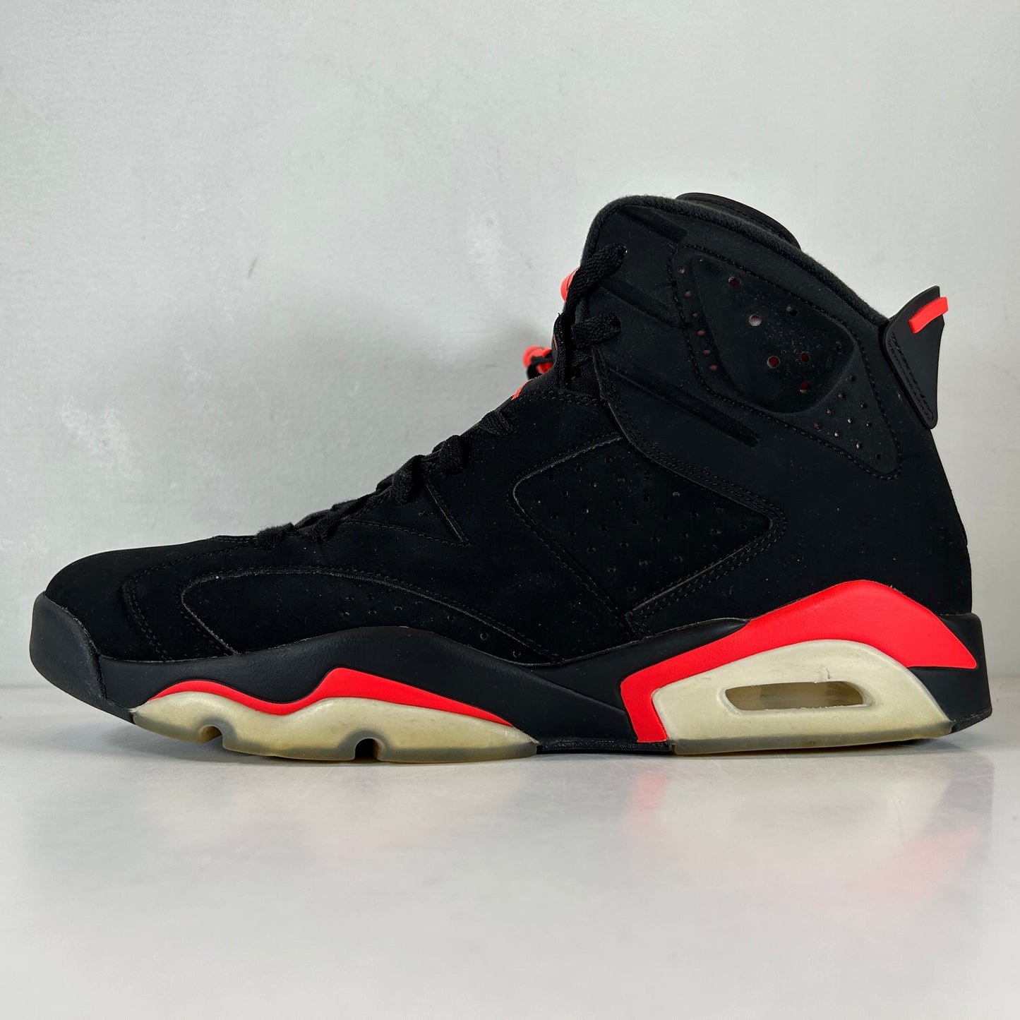 384664 060 Jordan 6 Infrared [USED] - 12 M (Used)