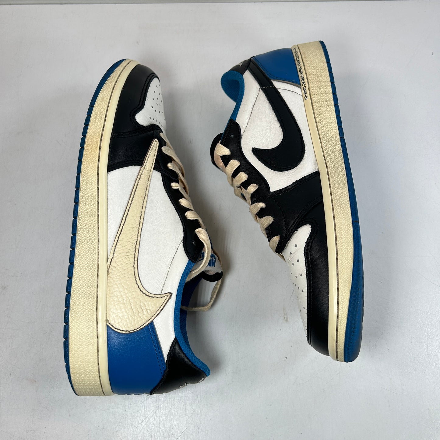 DM7866 140 Jordan 1 Retro Low OG SP Fragment x Travis Scott [USED] - 8.5 M (Used2)