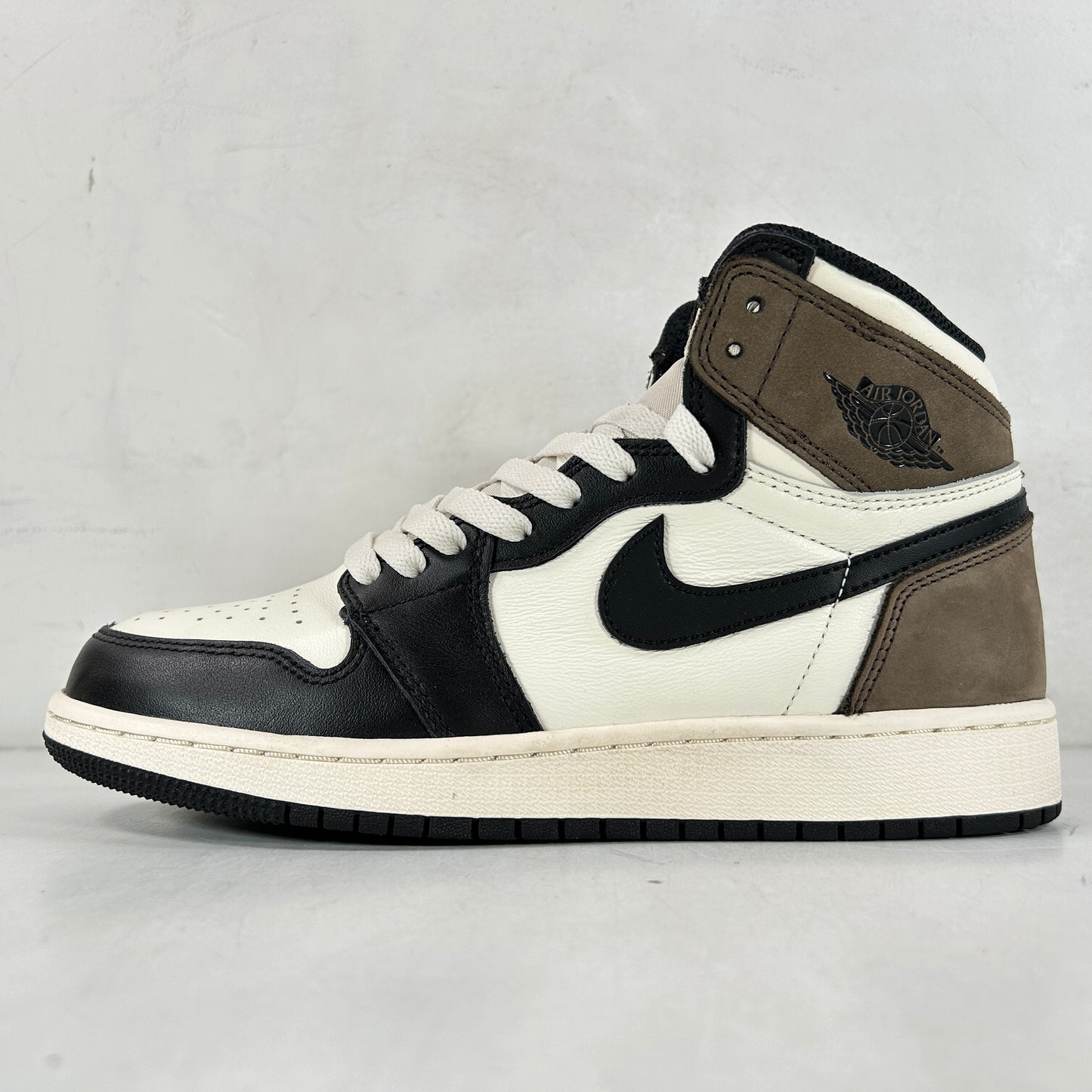 575441 105 Jordan 1 Mocha (GS) [USED] - 6.5 Y (VNDS)