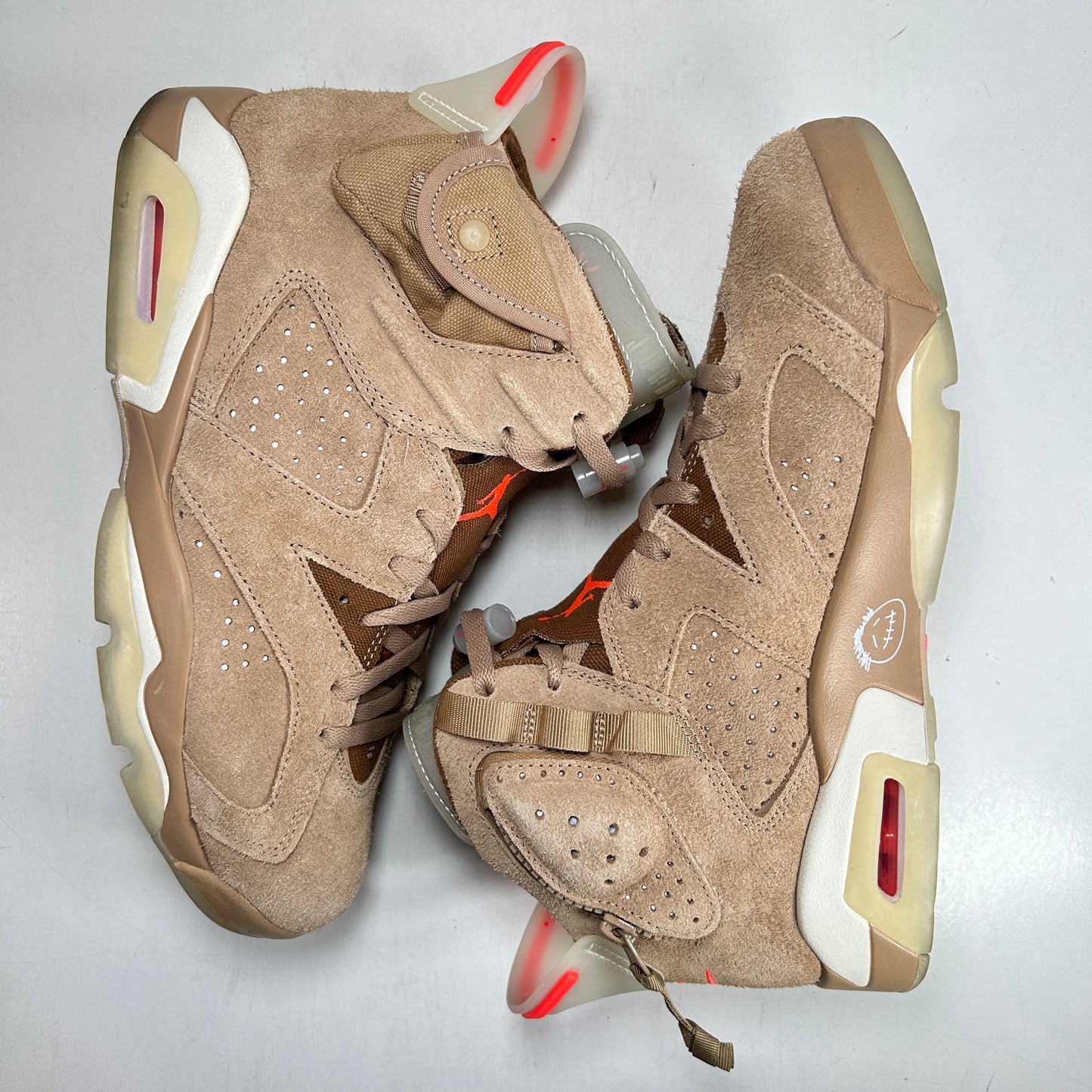 DH0690 200 Jordan 6 Retro Travis Scott British Khaki [USED] - 8.5 M (Used3)